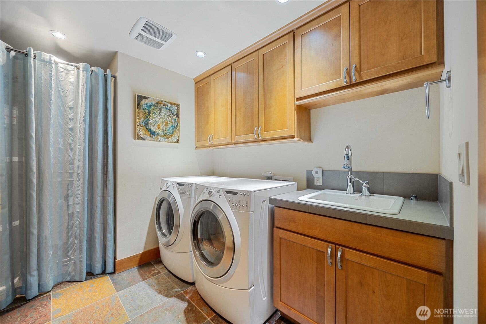 Chelan, Washington, 98816, United States, 4 Bedrooms Bedrooms, ,4 BathroomsBathrooms,Residential,Active,1869141