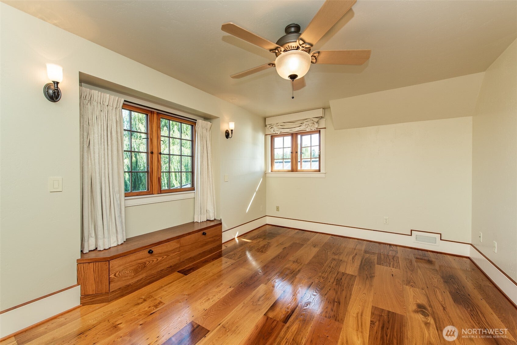 Sequim, Washington, 98382, United States, 4 Bedrooms Bedrooms, ,5 BathroomsBathrooms,Residential,Active,1965809