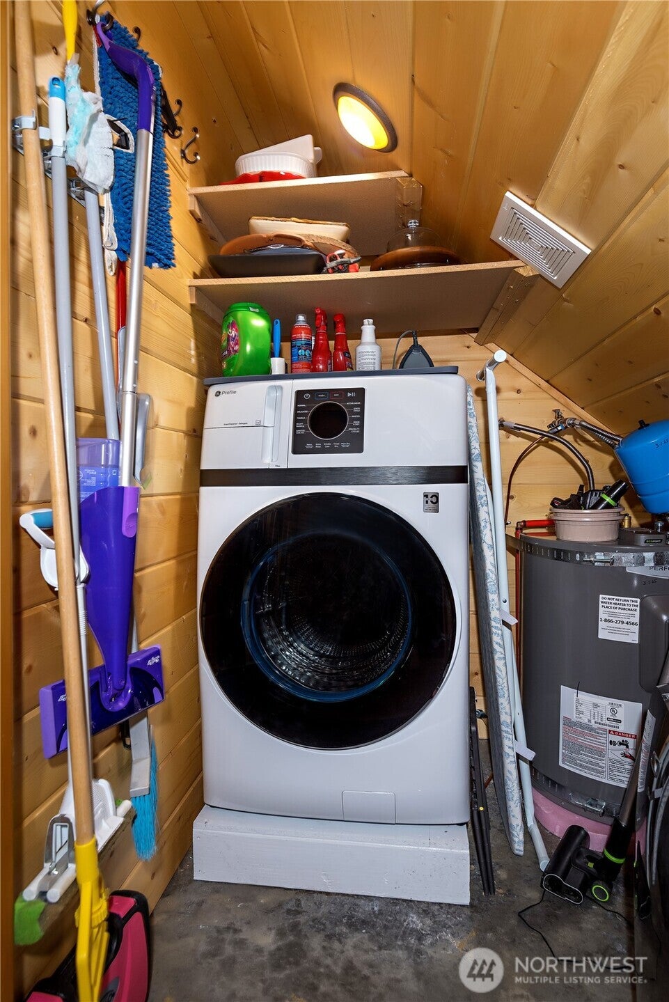 Lake Wenatchee, Washington, 98826, United States, 3 Bedrooms Bedrooms, ,2 BathroomsBathrooms,Residential,Active,1841328