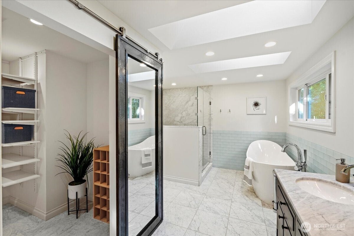 Redmond, Washington, 98052, United States, 4 Bedrooms Bedrooms, ,3 BathroomsBathrooms,Residential,Active,1953683