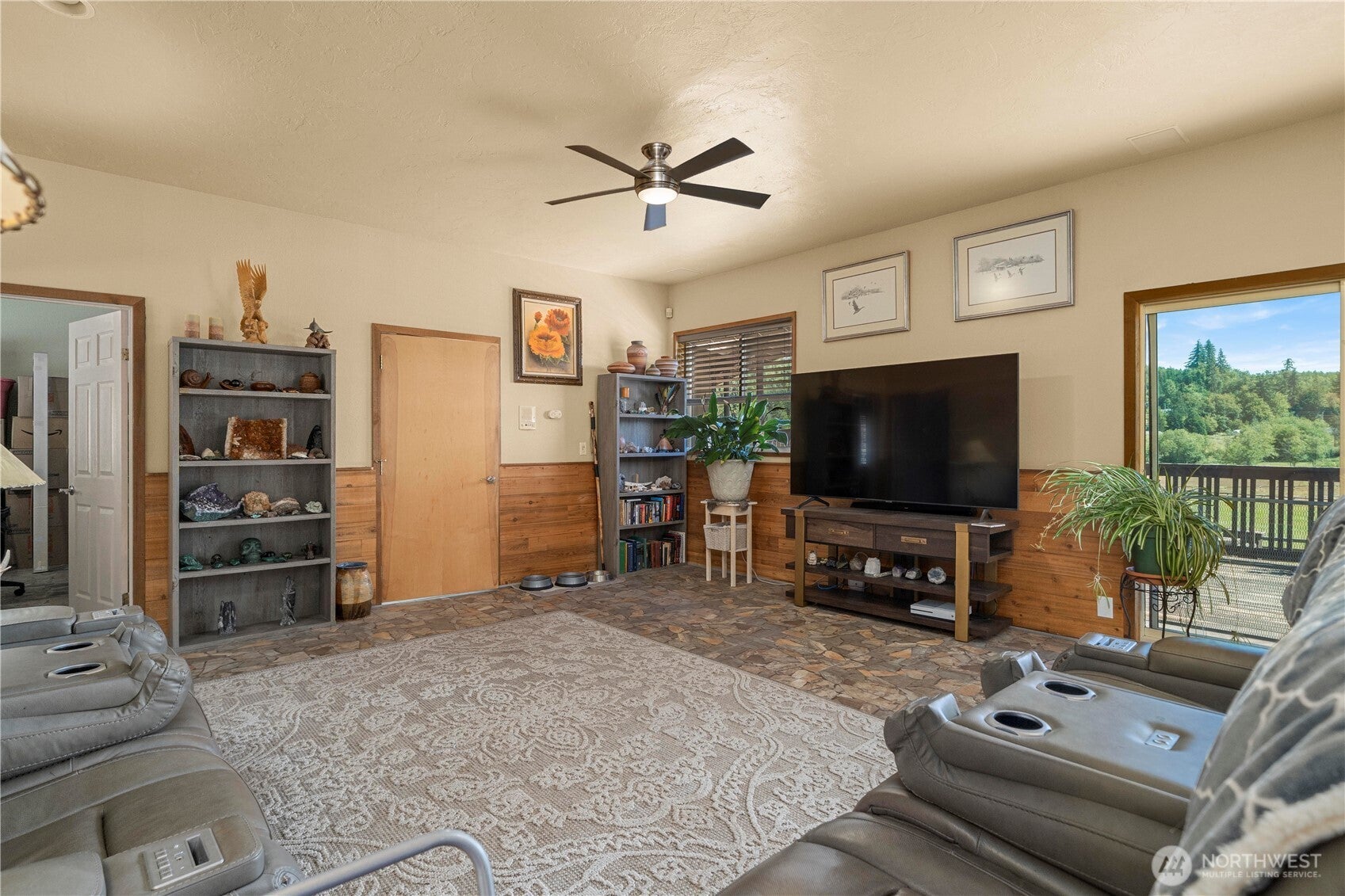 Shelton, Washington, 98584, United States, 5 Bedrooms Bedrooms, ,5 BathroomsBathrooms,Residential,Active,1877788