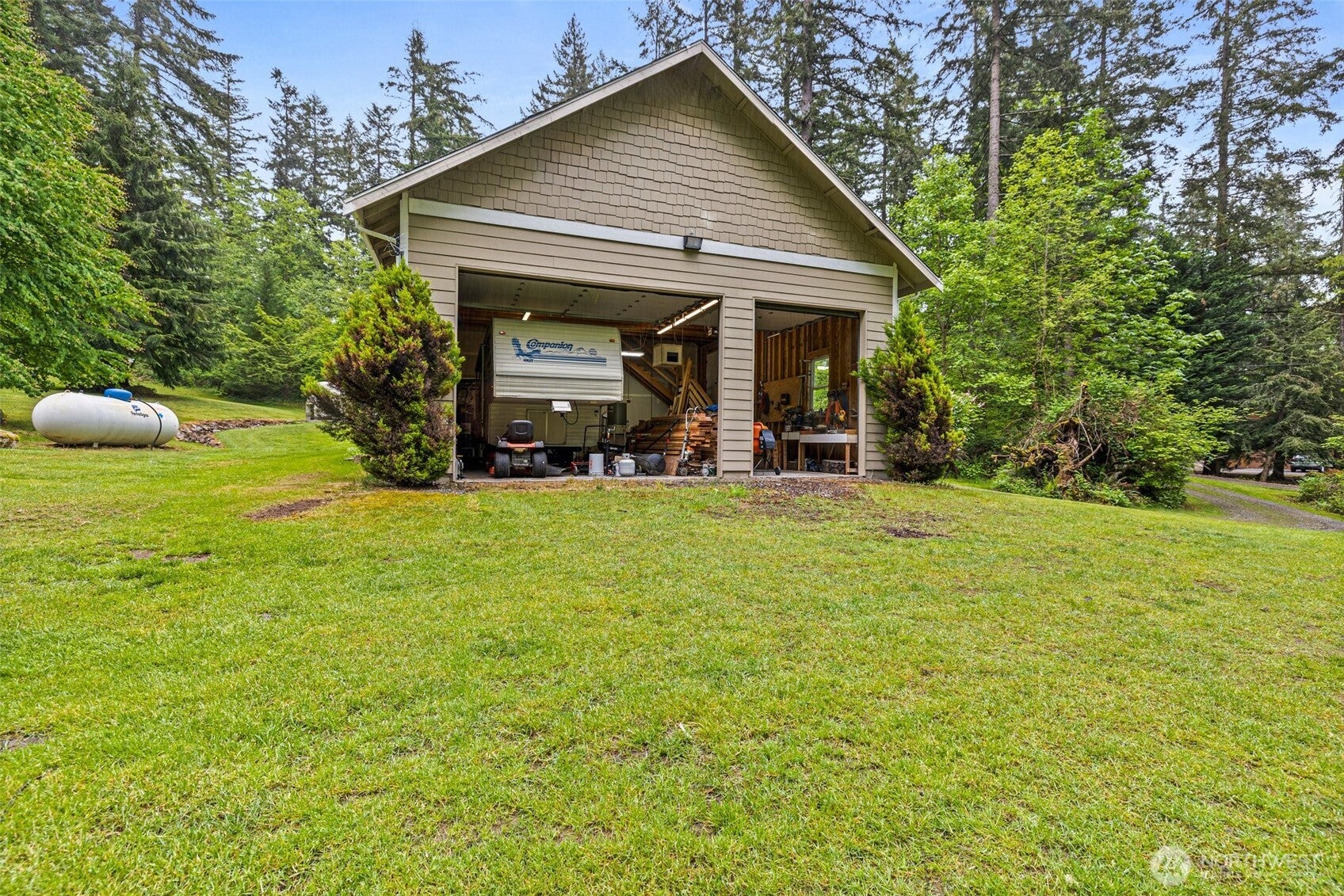 Kent, Washington, 98042, United States, 4 Bedrooms Bedrooms, ,4 BathroomsBathrooms,Residential,Active,1908132