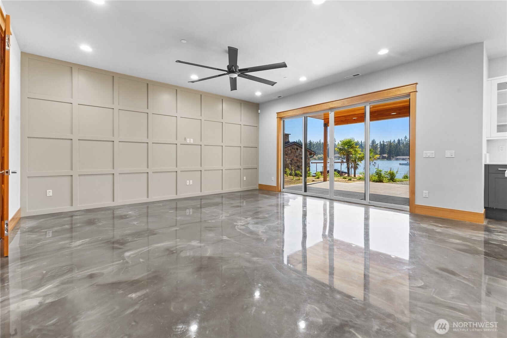 Lake Tapps, Washington, 98391, United States, 3 Bedrooms Bedrooms, ,6 BathroomsBathrooms,Residential,Active,1914925