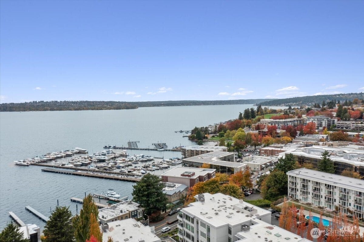 Kirkland, Washington, 98033, United States, 3 Bedrooms Bedrooms, ,2 BathroomsBathrooms,Residential,Active,1968423