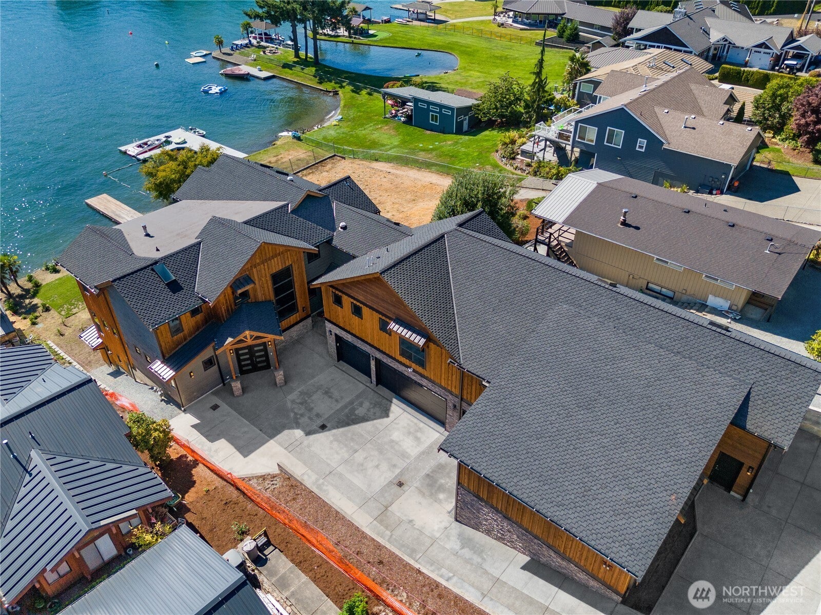 Lake Tapps, Washington, 98391, United States, 3 Bedrooms Bedrooms, ,6 BathroomsBathrooms,Residential,Active,1914925