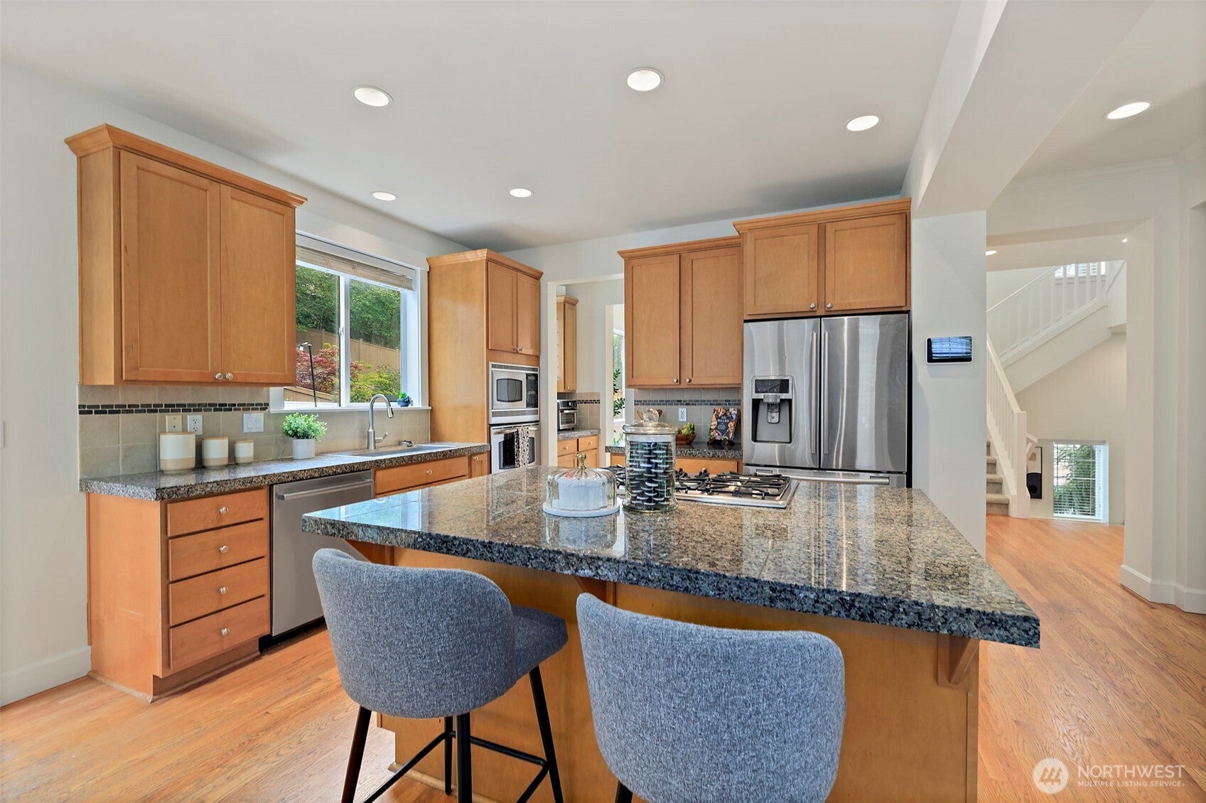 Snoqualmie, Washington, 98065, United States, 4 Bedrooms Bedrooms, ,4 BathroomsBathrooms,Residential,Pending,2009402