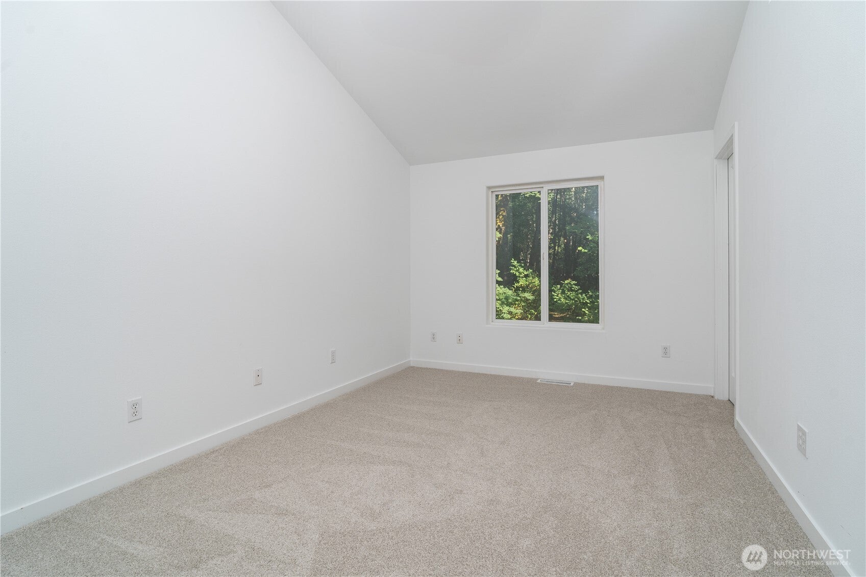 Olympia, Washington, 98516, United States, 3 Bedrooms Bedrooms, ,3 BathroomsBathrooms,Residential,Active,1945848