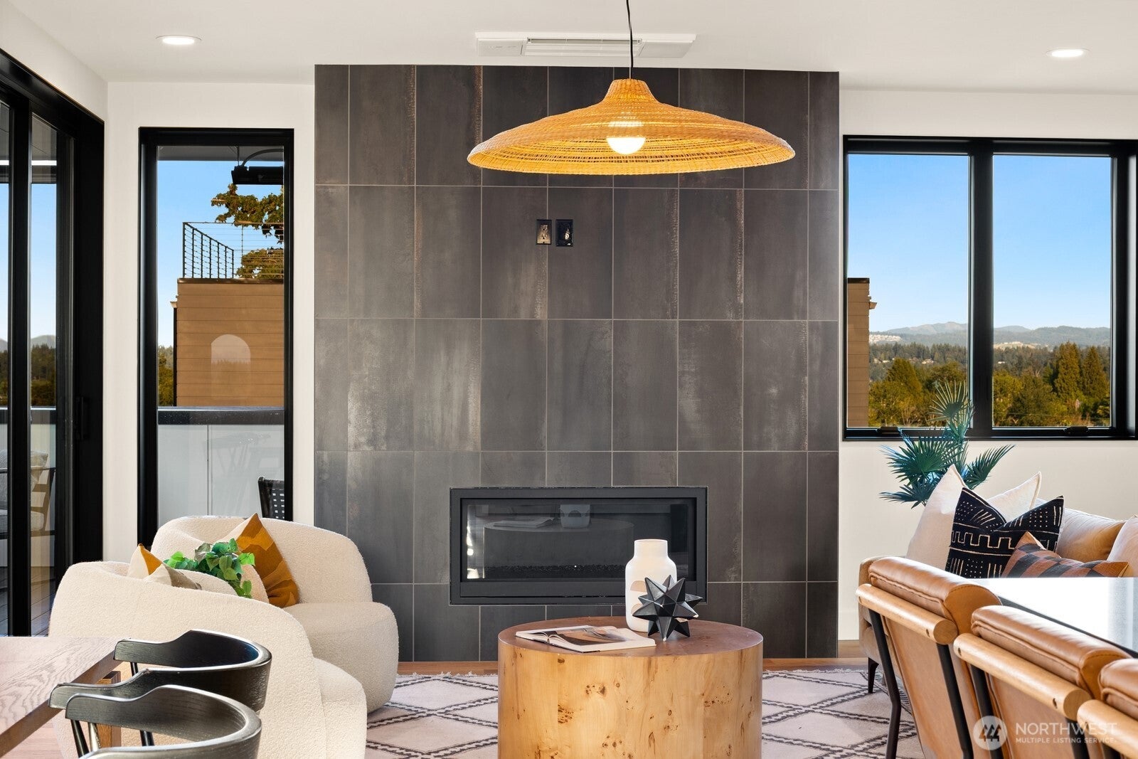 Seattle, Washington, 98118, United States, 5 Bedrooms Bedrooms, ,4 BathroomsBathrooms,Residential,Active,1909862