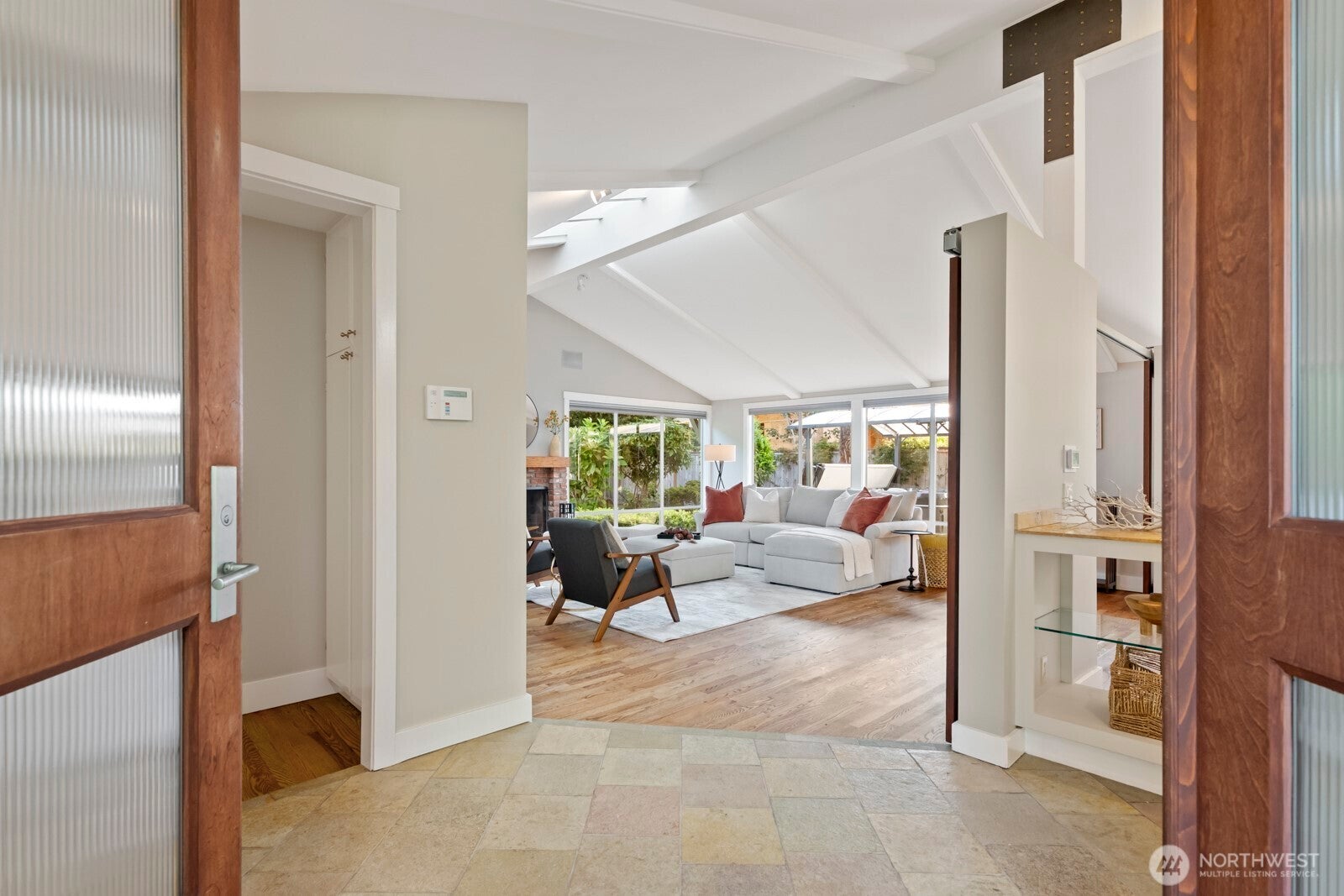 Seattle, Washington, 98136, United States, 4 Bedrooms Bedrooms, ,4 BathroomsBathrooms,Residential,Active,1945253