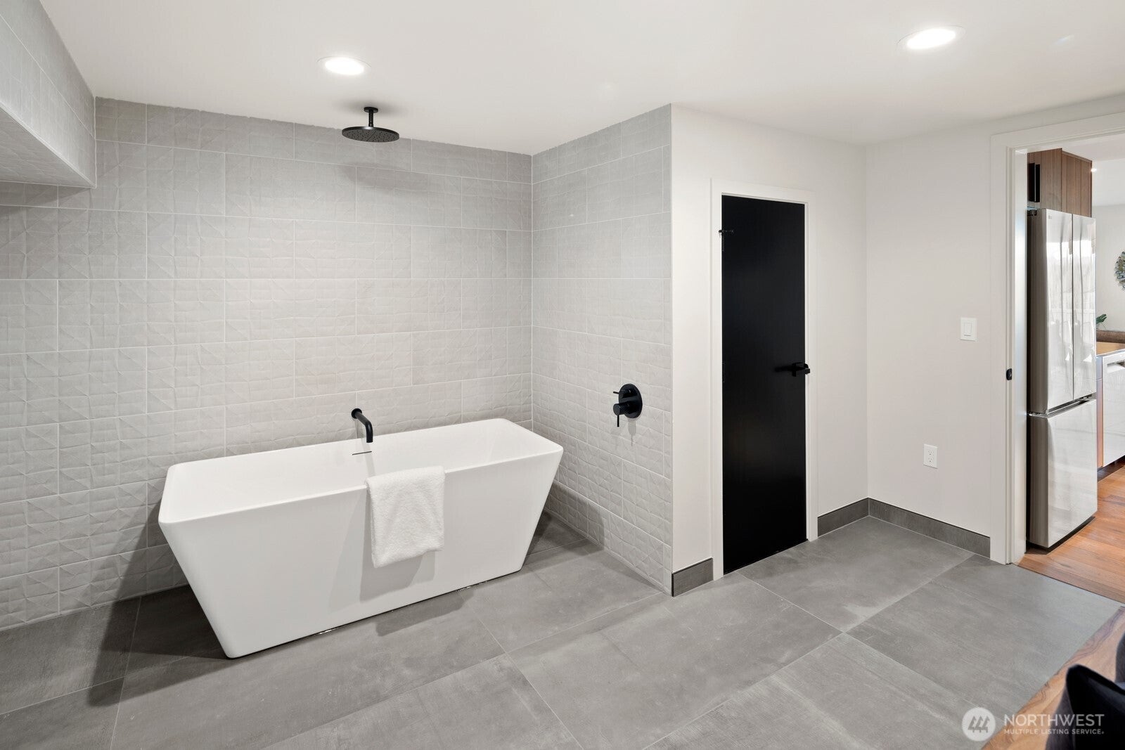 Seattle, Washington, 98118, United States, 6 Bedrooms Bedrooms, ,4 BathroomsBathrooms,Residential,Active,1965834