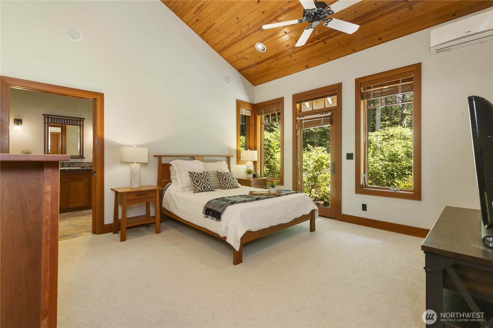 Carnation, Washington, 98014, United States, 3 Bedrooms Bedrooms, ,4 BathroomsBathrooms,Residential,Active,1945355