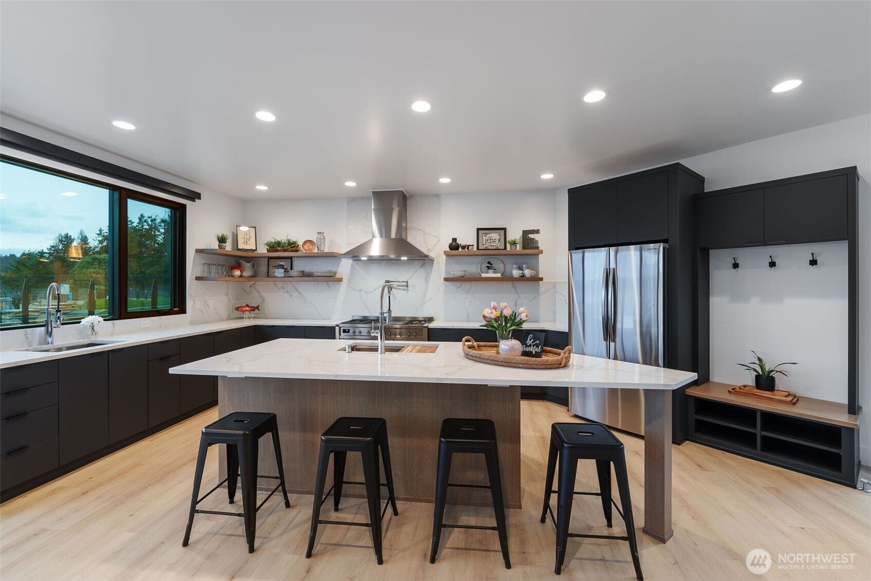 Tacoma, Washington, 98465, United States, 3 Bedrooms Bedrooms, ,4 BathroomsBathrooms,Residential,Active,1844266