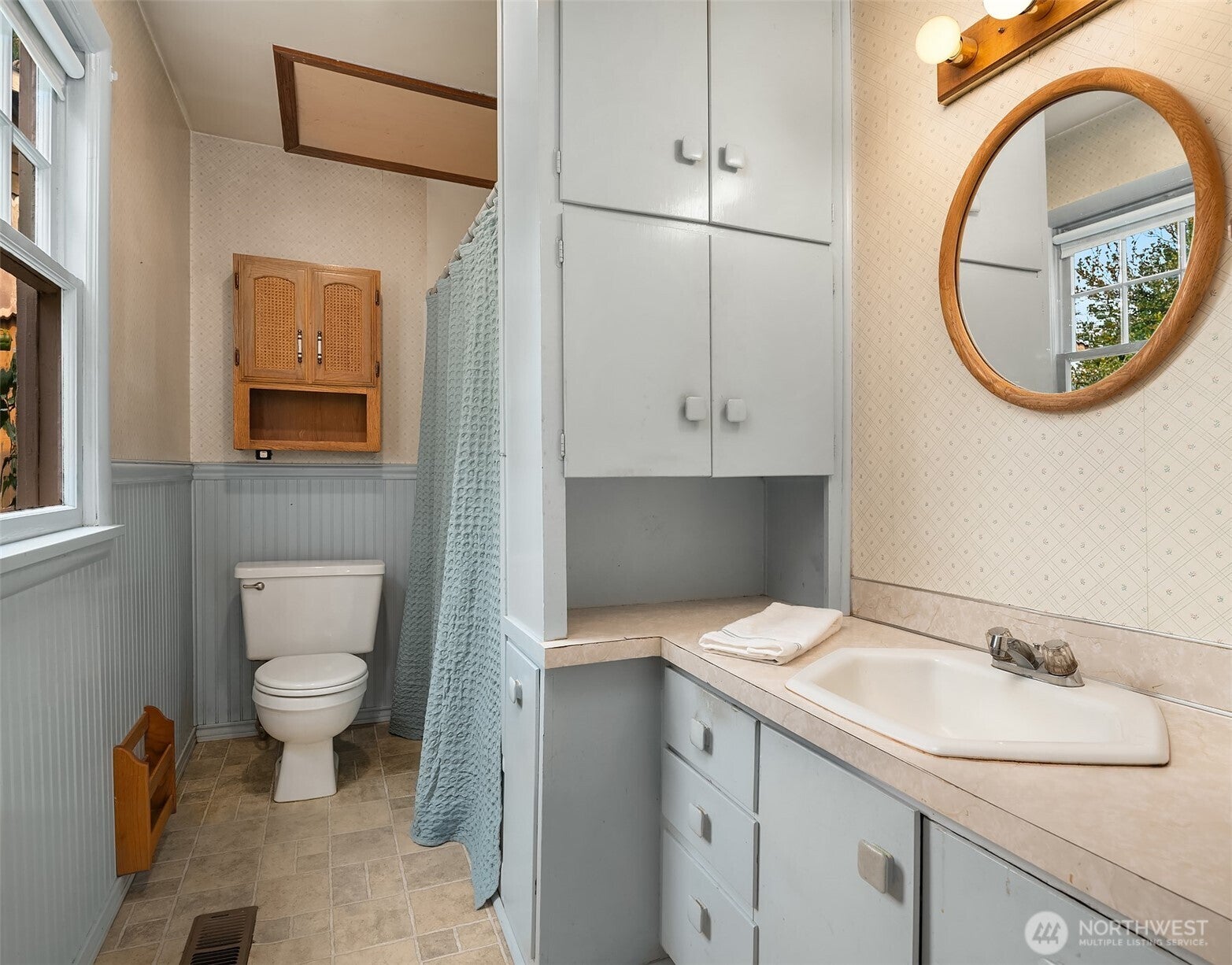 Duvall, Washington, 98019, United States, 4 Bedrooms Bedrooms, ,2 BathroomsBathrooms,Residential,Active,1936411