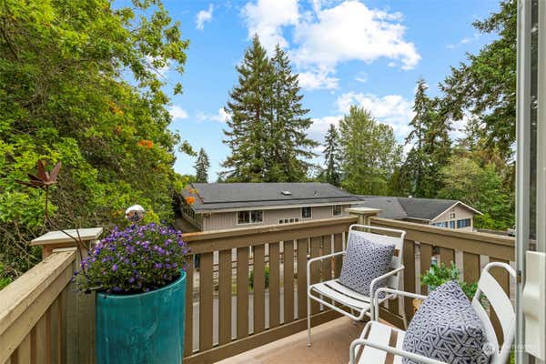 325 WINSLOW WAY W UNIT 200, BAINBRIDGE ISLAND, WA 98110, photo 4 of 25