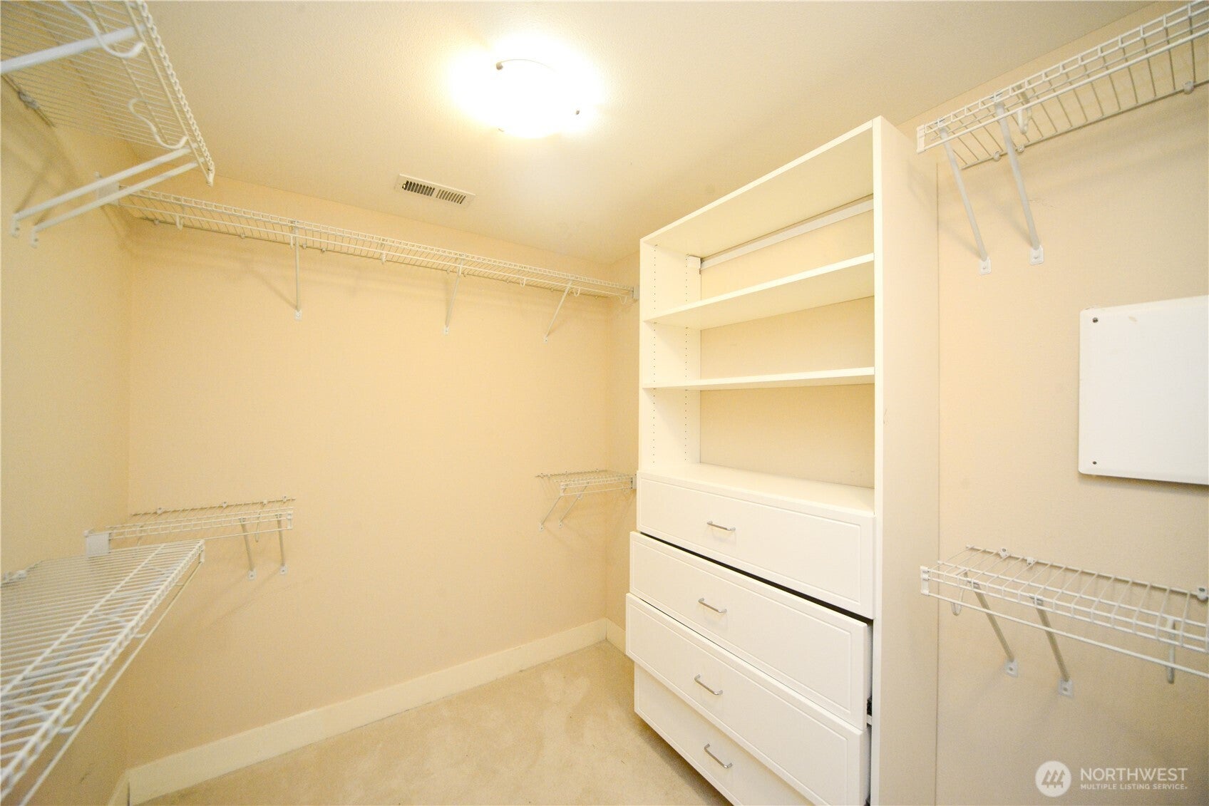 Kirkland, Washington, 98033, United States, 3 Bedrooms Bedrooms, ,2 BathroomsBathrooms,Residential,Active,1945849