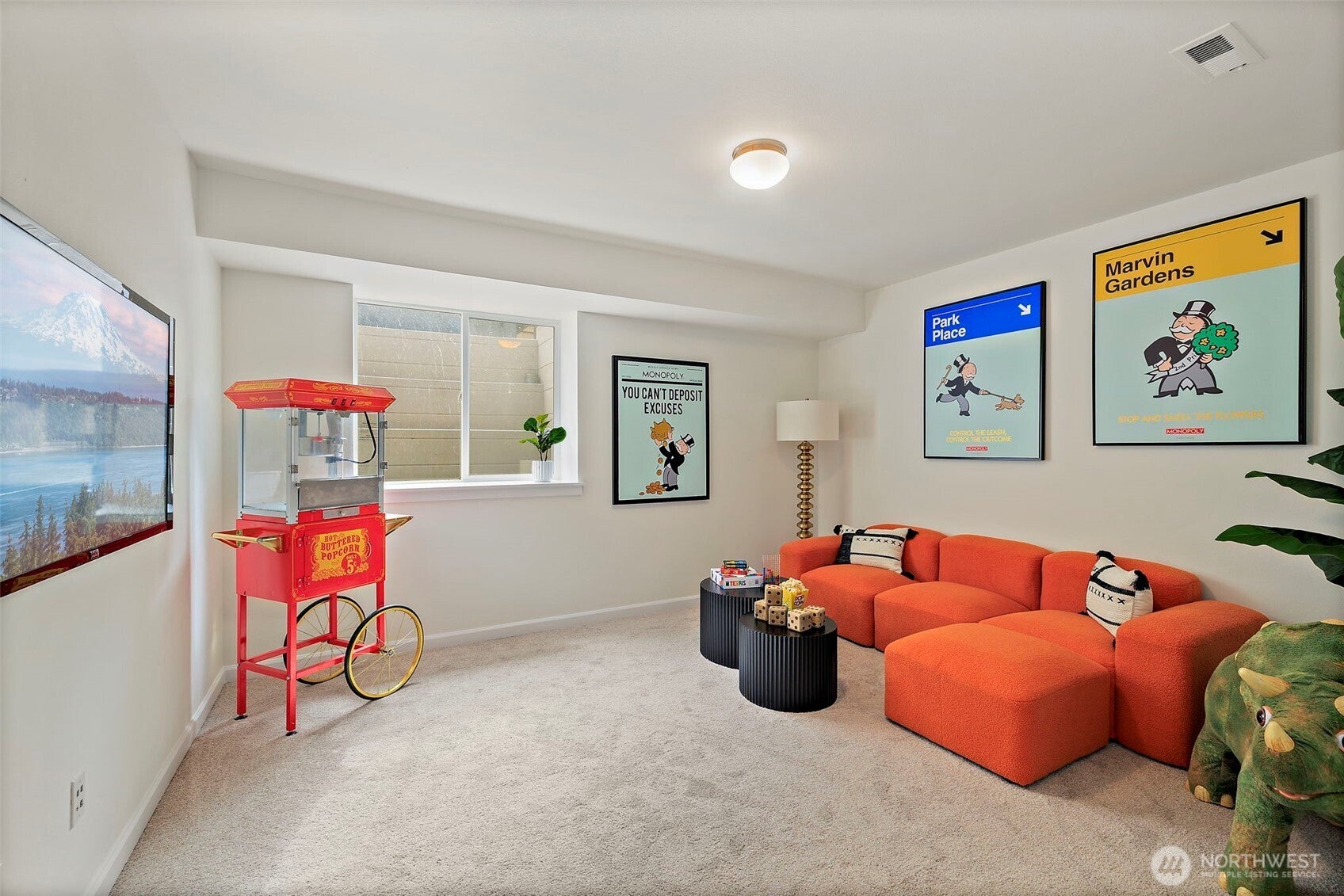 Snoqualmie, Washington, 98065, United States, 4 Bedrooms Bedrooms, ,4 BathroomsBathrooms,Residential,Pending,2009402