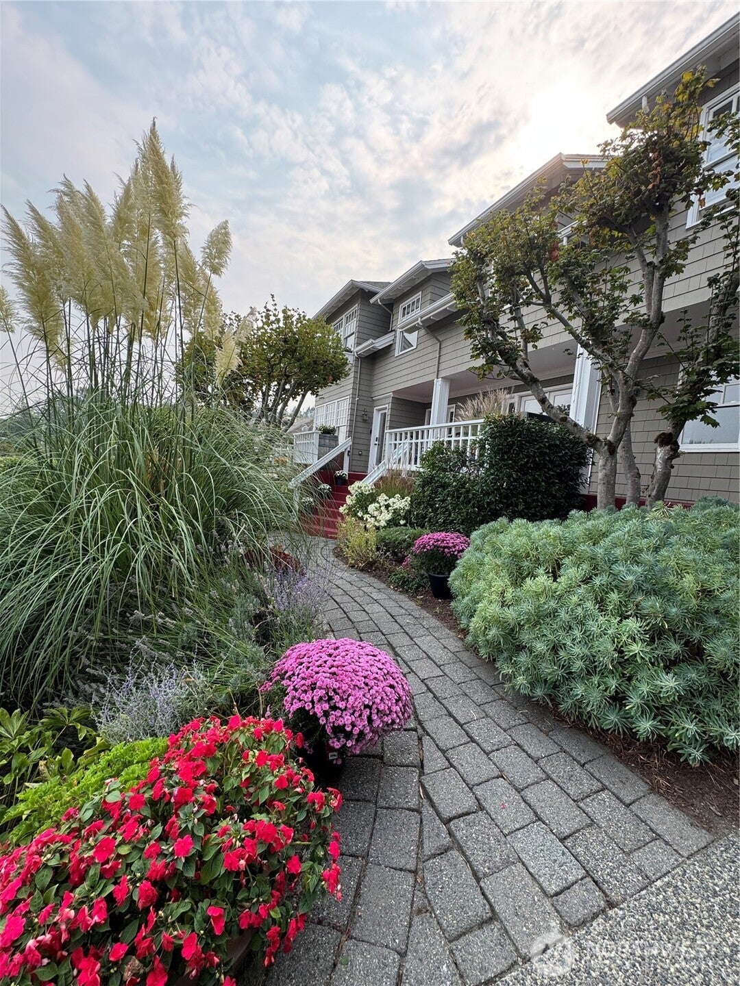 Seattle, Washington, 98144, United States, 5 Bedrooms Bedrooms, ,4 BathroomsBathrooms,Residential,Active,1936447