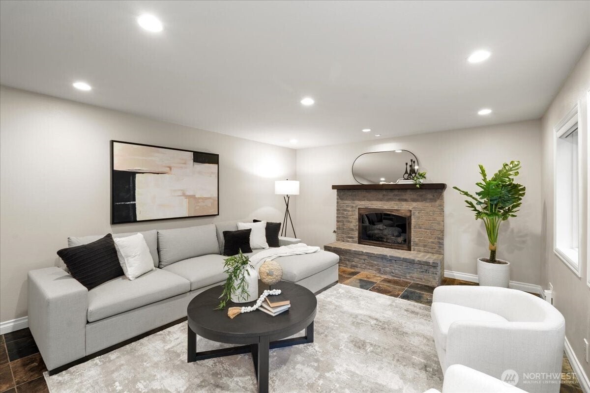 Redmond, Washington, 98052, United States, 4 Bedrooms Bedrooms, ,3 BathroomsBathrooms,Residential,Active,1953683