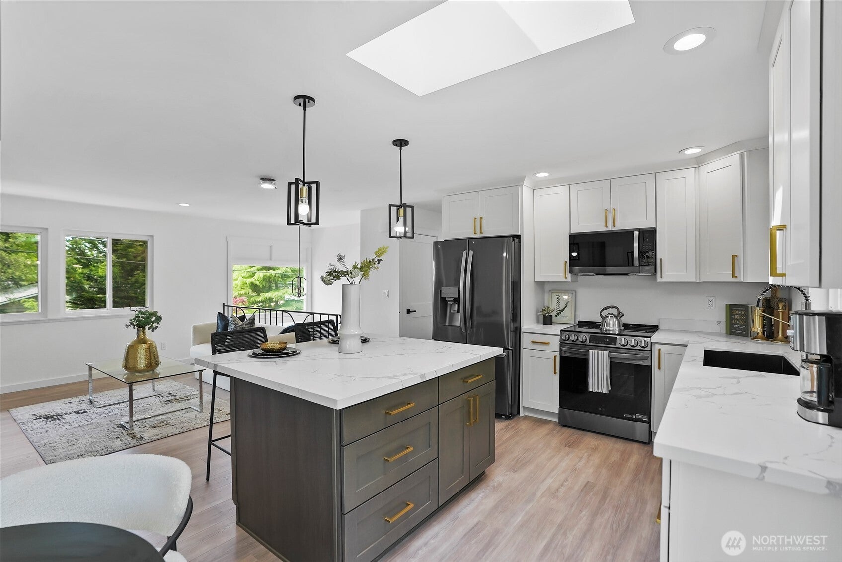 Bellevue, Washington, 98006, United States, ,3 BathroomsBathrooms,Residential,Active,1799359