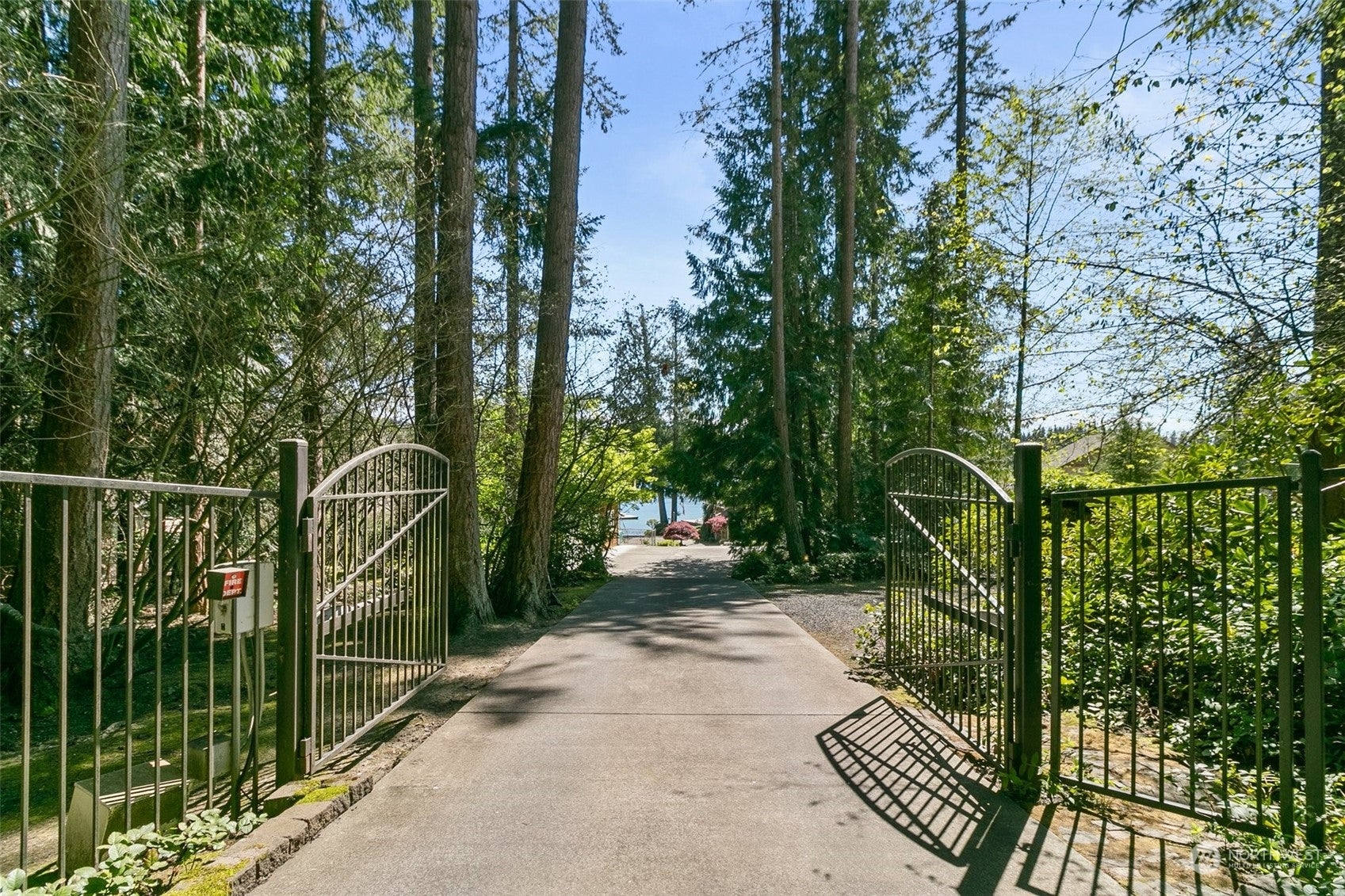 Eatonville, Washington, 98328, United States, 3 Bedrooms Bedrooms, ,4 BathroomsBathrooms,Residential,Pending,1702293