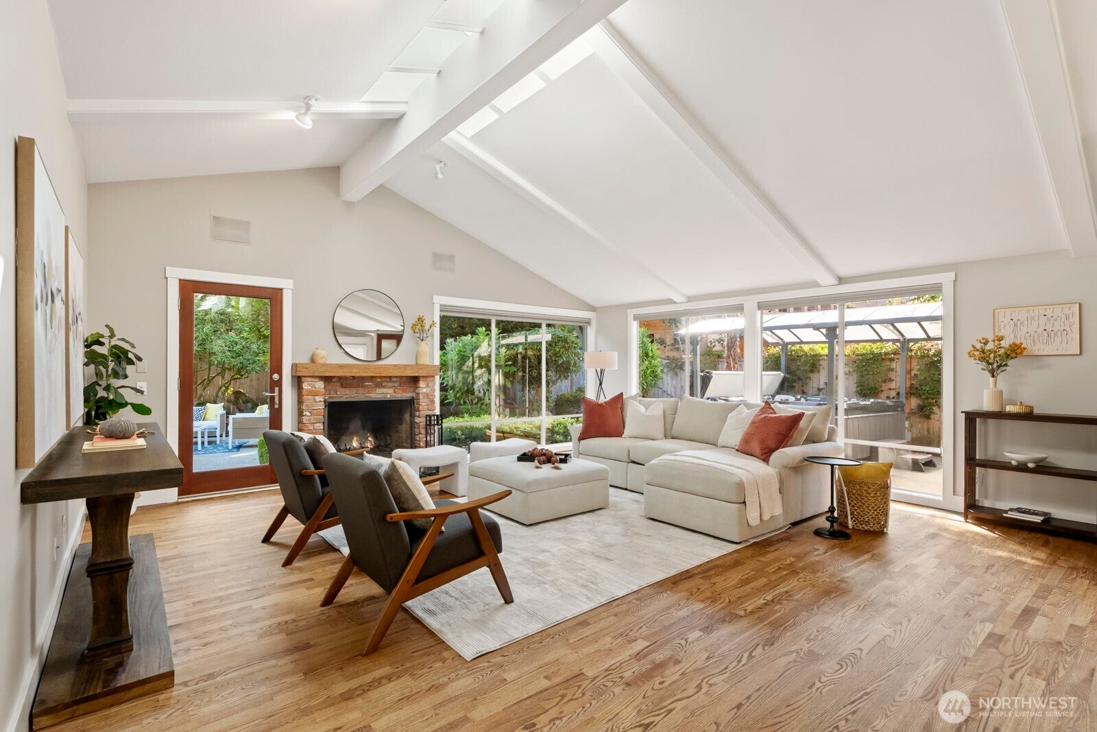 Seattle, Washington, 98136, United States, 4 Bedrooms Bedrooms, ,4 BathroomsBathrooms,Residential,Active,1945253