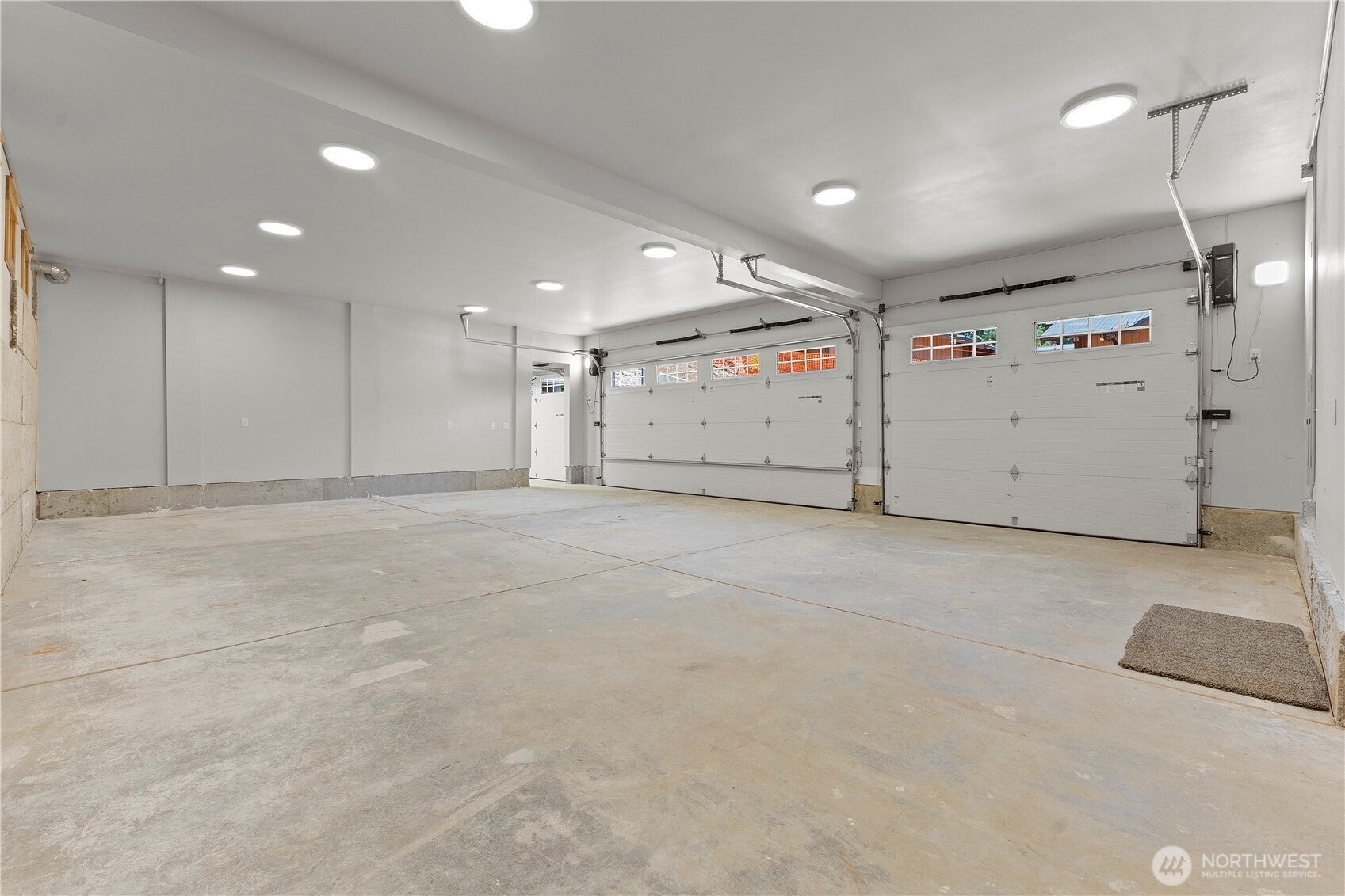 Lake Tapps, Washington, 98391, United States, 3 Bedrooms Bedrooms, ,6 BathroomsBathrooms,Residential,Active,1914925