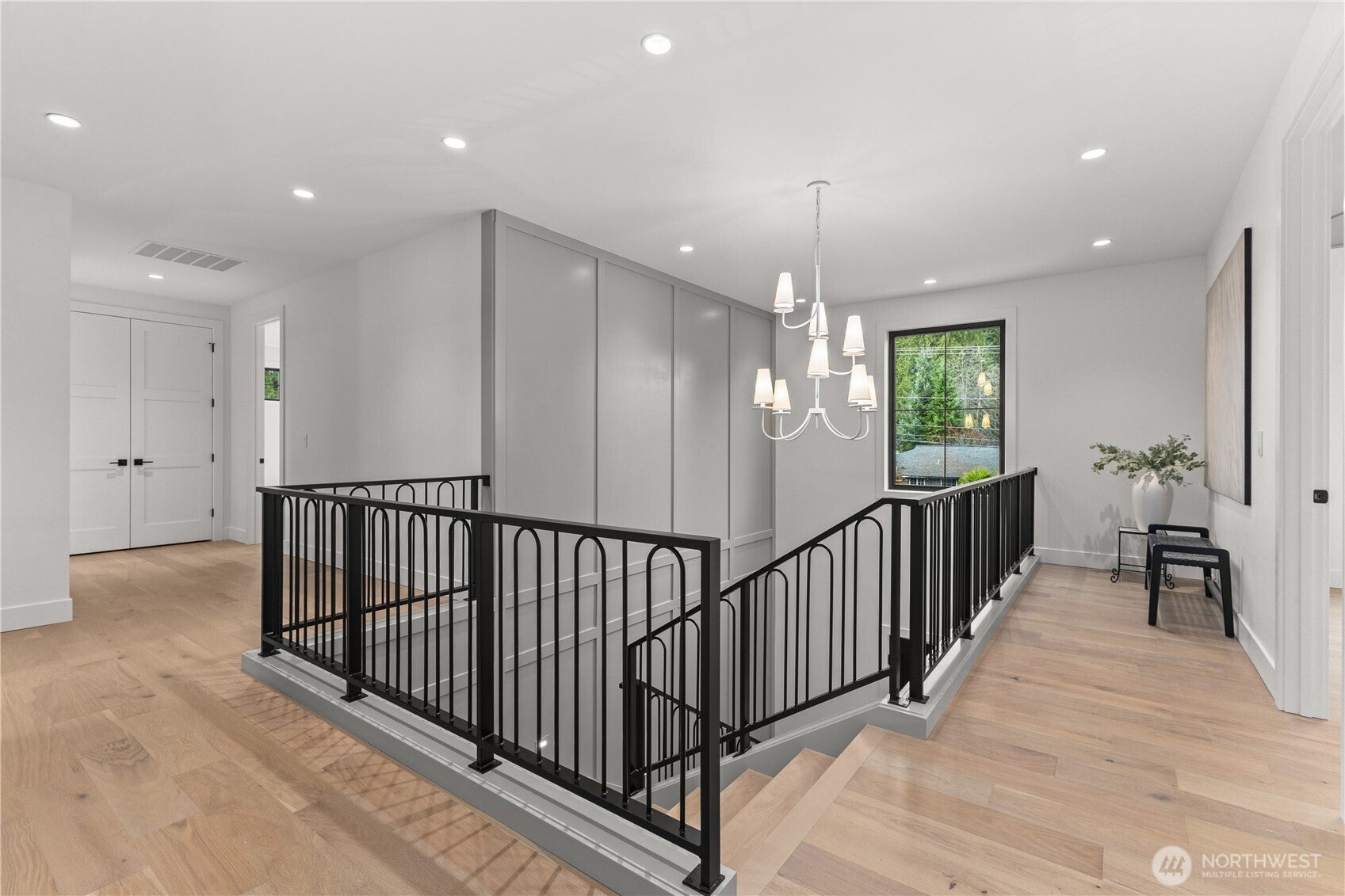 Bellevue, Washington, 98004, United States, 5 Bedrooms Bedrooms, ,6 BathroomsBathrooms,Residential,Active,2013624