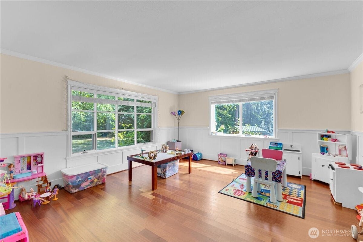 Snohomish, Washington, 98296, United States, 4 Bedrooms Bedrooms, ,4 BathroomsBathrooms,Residential,Active,1914620