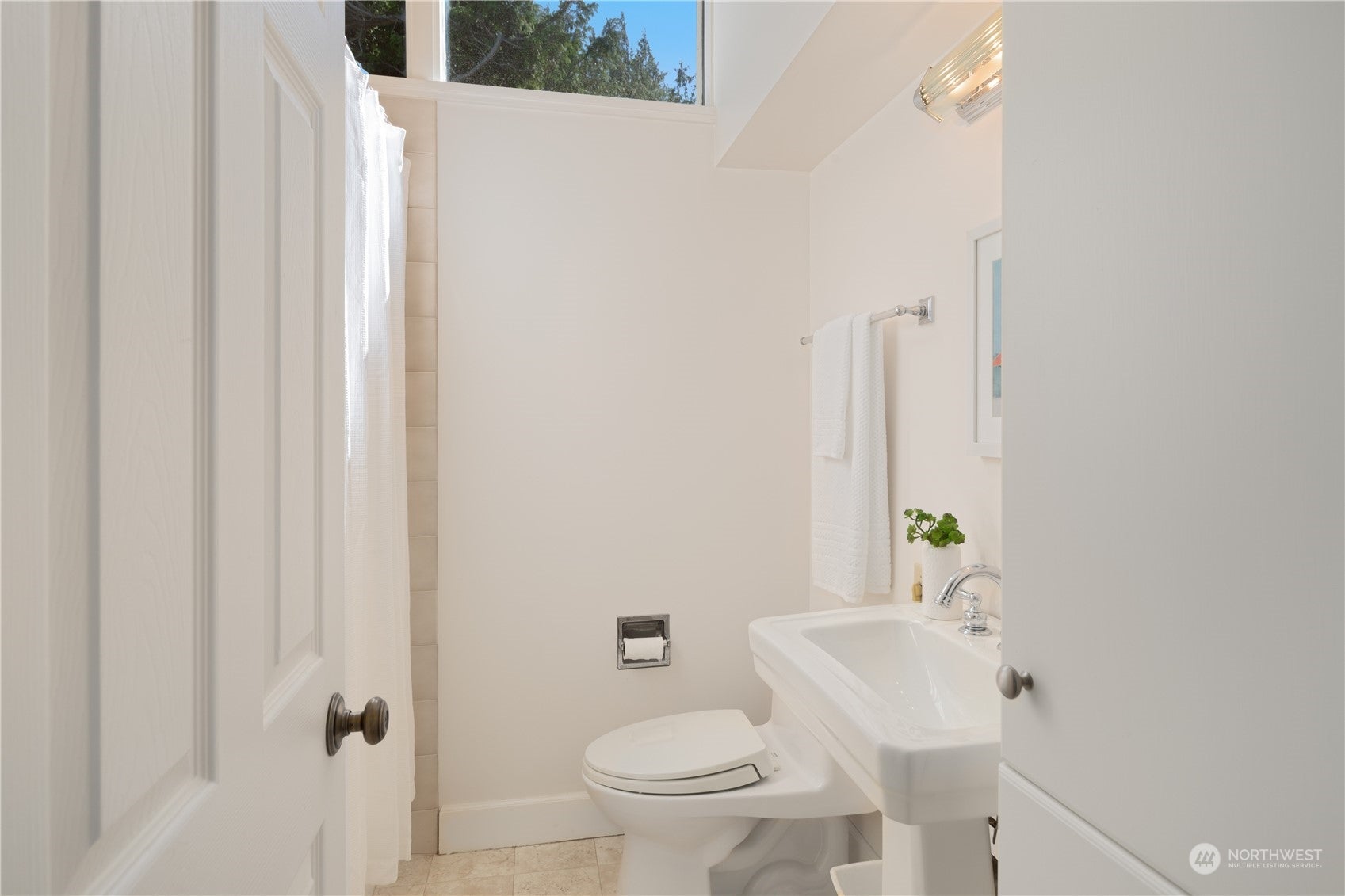 Port Townsend, Washington, 98368, United States, ,3 BathroomsBathrooms,Residential,Active,1706120