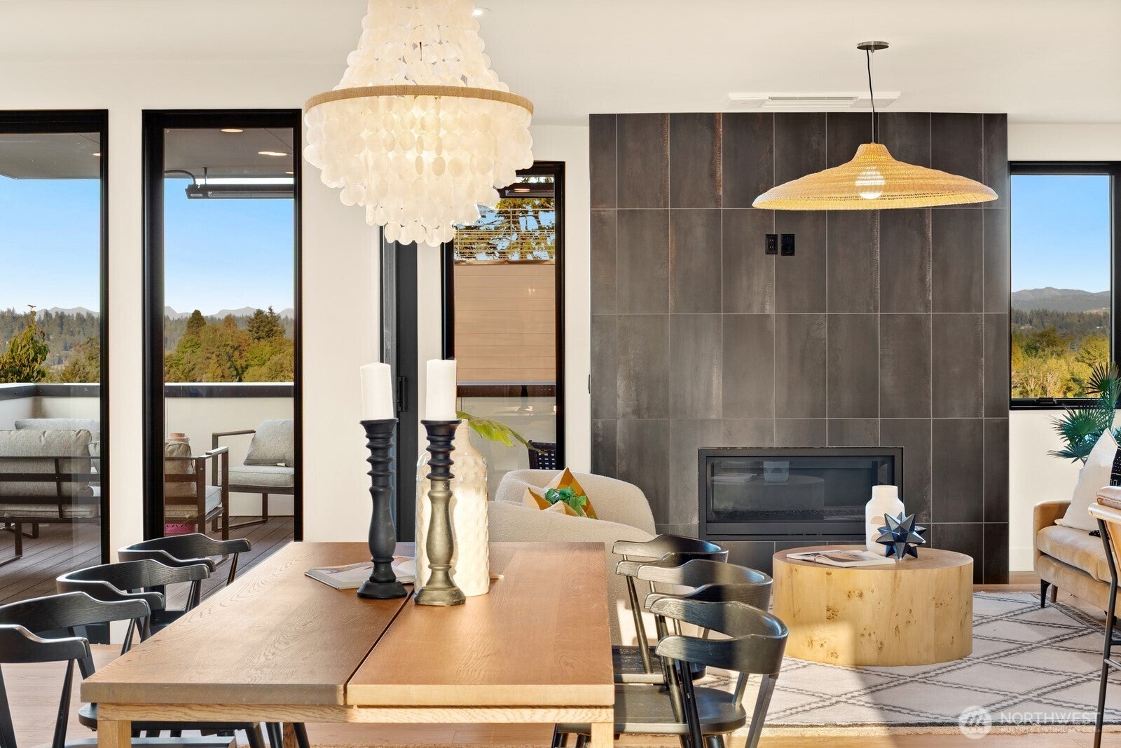 Seattle, Washington, 98118, United States, 5 Bedrooms Bedrooms, ,4 BathroomsBathrooms,Residential,Active,1909862