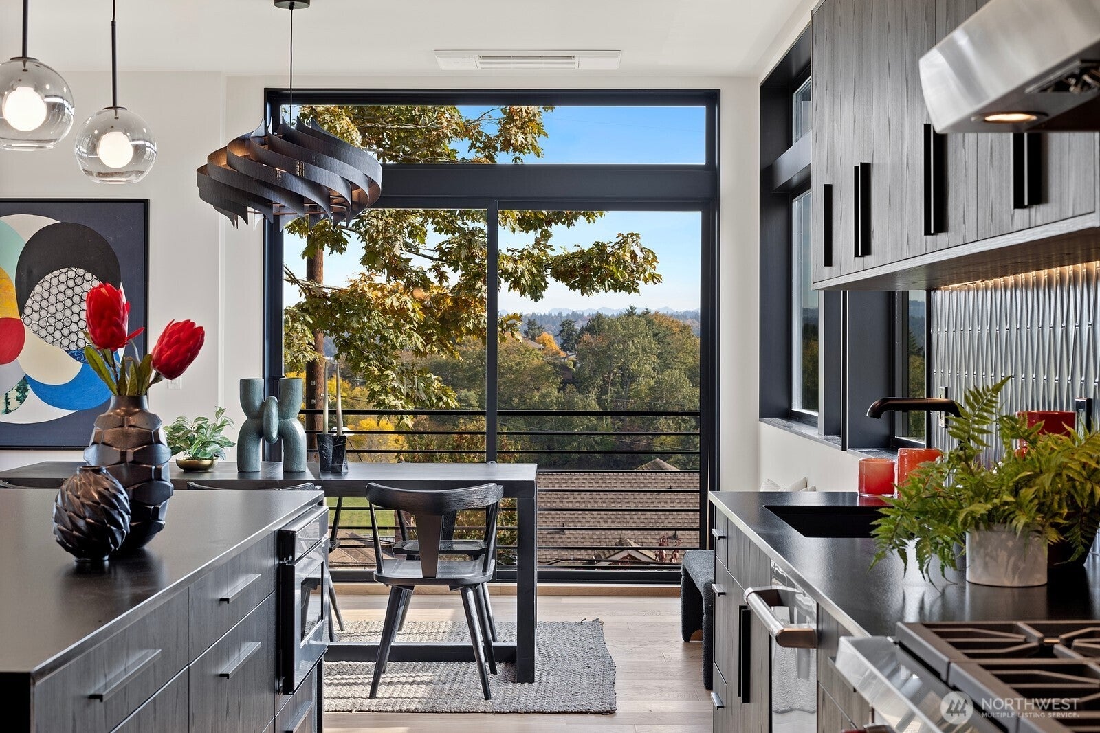 Seattle, Washington, 98118, United States, 6 Bedrooms Bedrooms, ,4 BathroomsBathrooms,Residential,Active,1965834