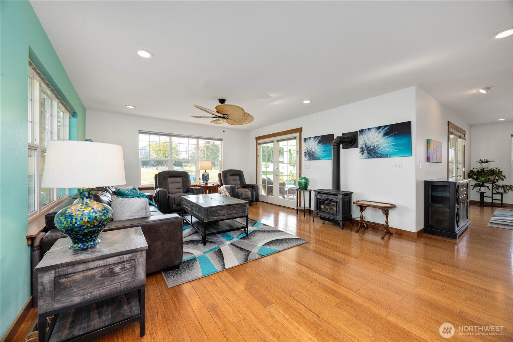 Manson, Washington, 98831, United States, 3 Bedrooms Bedrooms, ,3 BathroomsBathrooms,Residential,Active,1946323