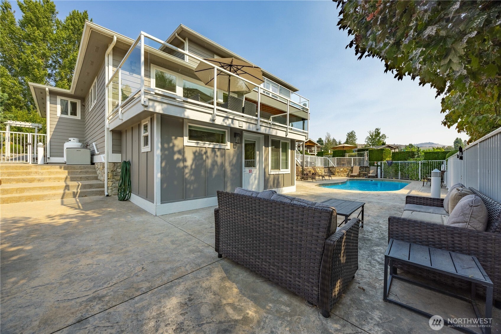 Manson, Washington, 98831, United States, 4 Bedrooms Bedrooms, ,4 BathroomsBathrooms,Residential,Active,1936117