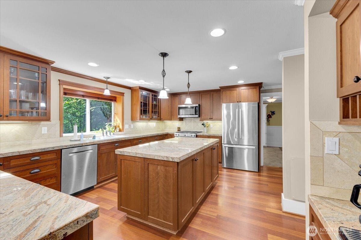 Snohomish, Washington, 98296, United States, 4 Bedrooms Bedrooms, ,4 BathroomsBathrooms,Residential,Active,1914620