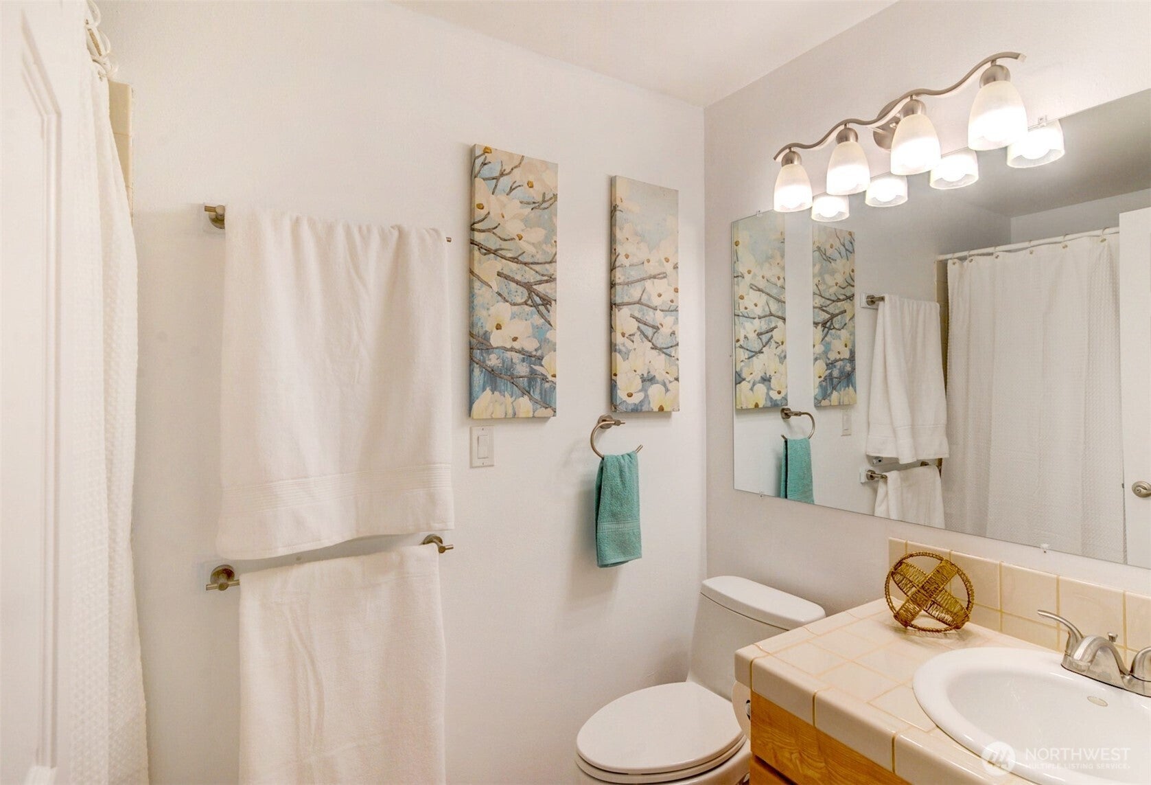 Redmond, Washington, 98052, United States, 4 Bedrooms Bedrooms, ,3 BathroomsBathrooms,Residential,Active,1863316