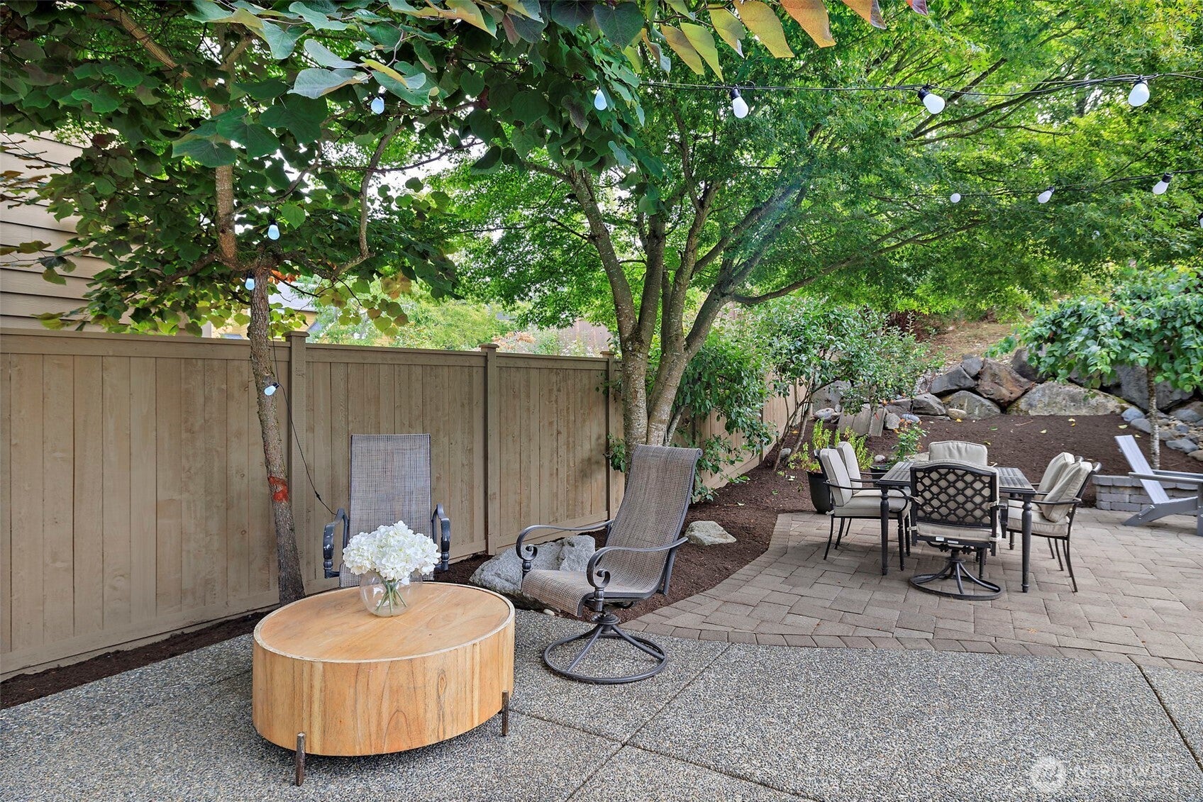 Snoqualmie, Washington, 98065, United States, 4 Bedrooms Bedrooms, ,4 BathroomsBathrooms,Residential,Pending,2009402