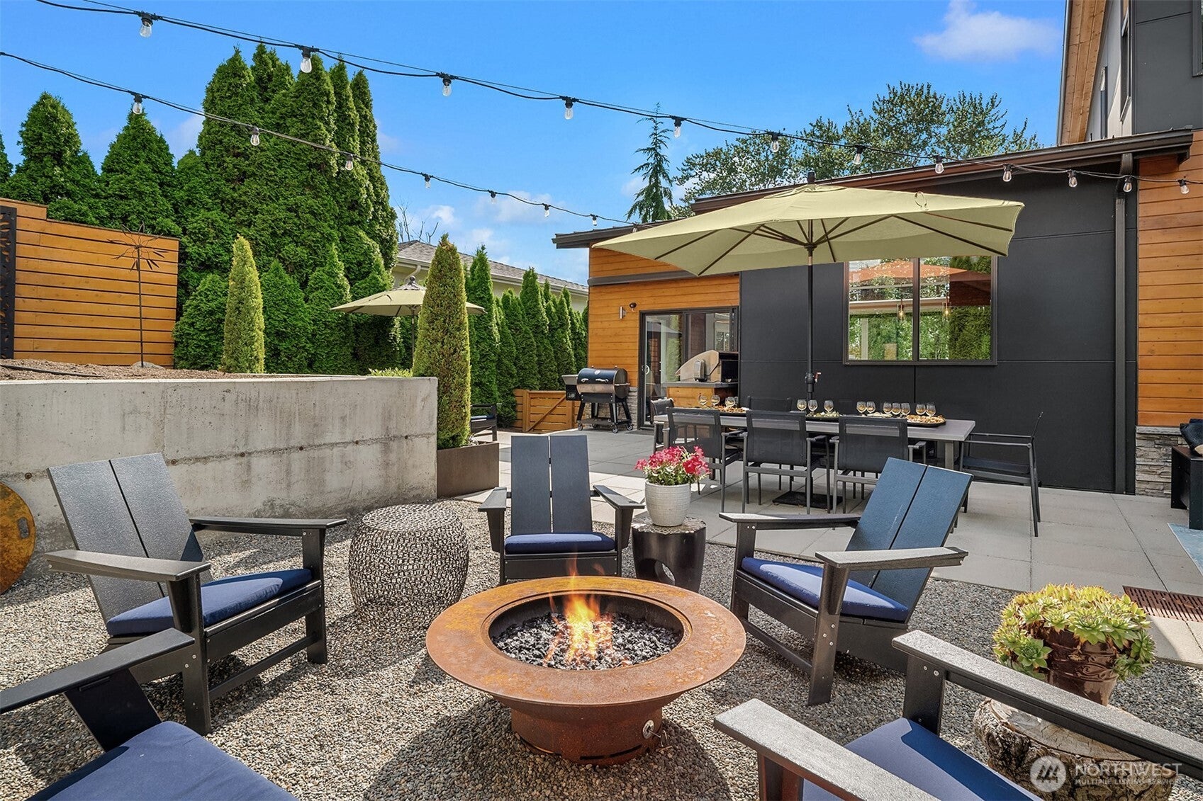 Kirkland, Washington, 98033, United States, 4 Bedrooms Bedrooms, ,5 BathroomsBathrooms,Residential,Active,1973549