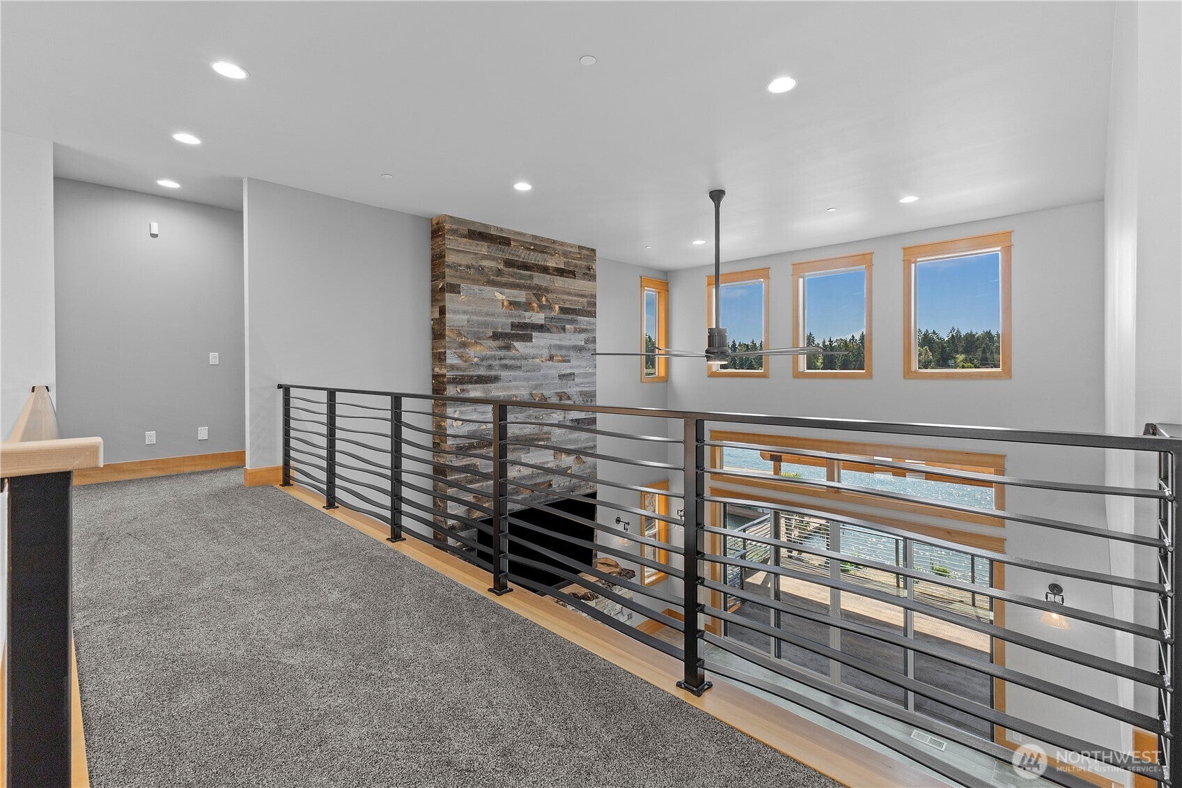 Lake Tapps, Washington, 98391, United States, 3 Bedrooms Bedrooms, ,6 BathroomsBathrooms,Residential,Active,1914925