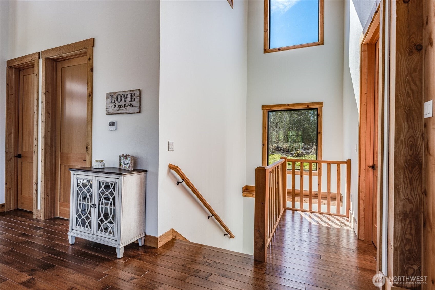 Eatonville, Washington, 98328, United States, 3 Bedrooms Bedrooms, ,3 BathroomsBathrooms,Residential,Active,1798196