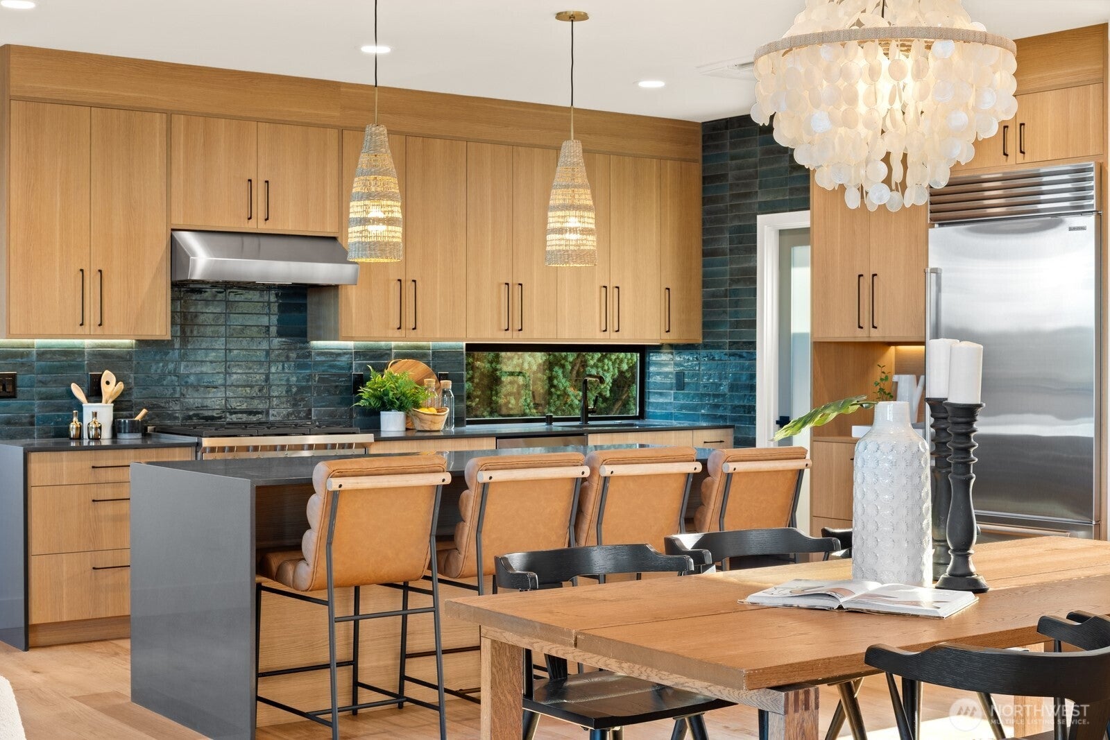 Seattle, Washington, 98118, United States, 5 Bedrooms Bedrooms, ,4 BathroomsBathrooms,Residential,Active,1909862