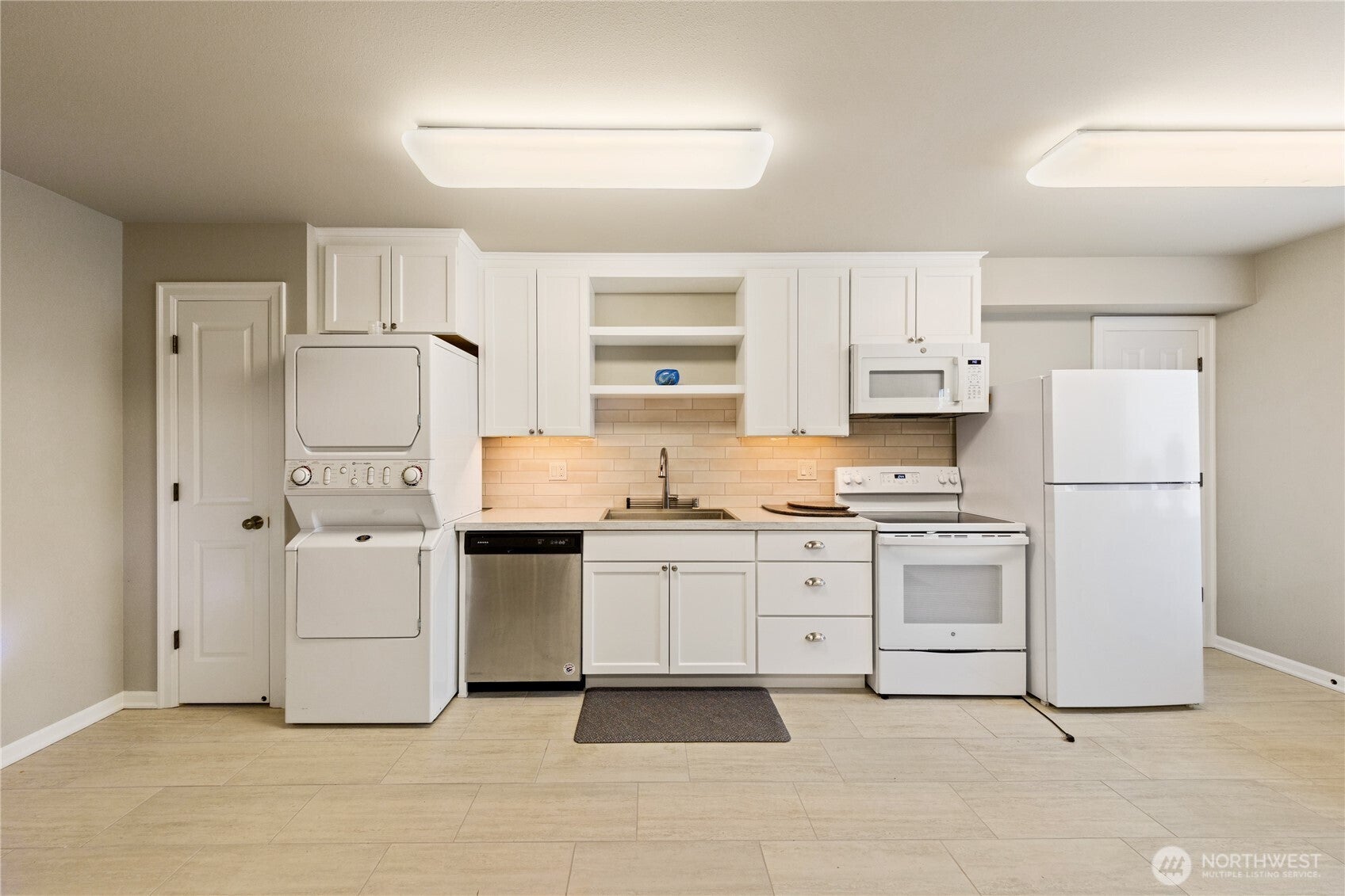 Anacortes, Washington, 98221, United States, 4 Bedrooms Bedrooms, ,3 BathroomsBathrooms,Residential,Pending,1968376