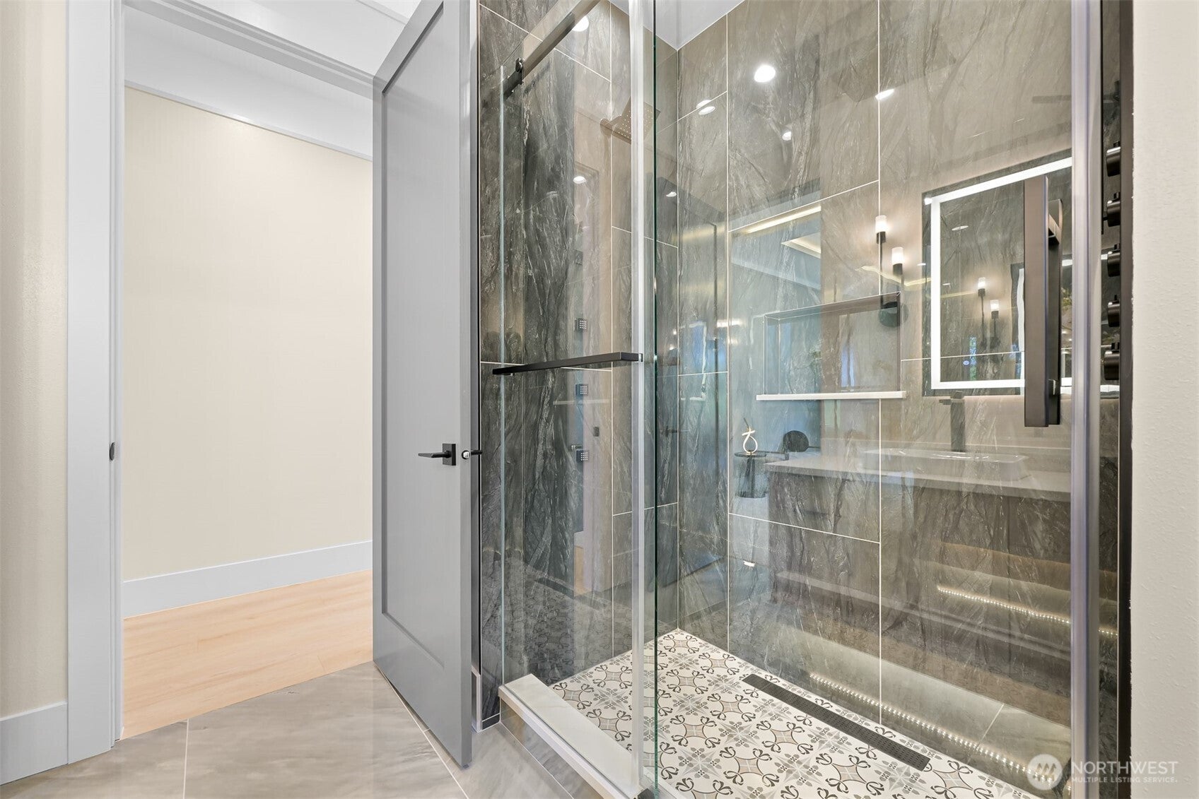 Anacortes, Washington, 98221, United States, 3 Bedrooms Bedrooms, ,4 BathroomsBathrooms,Residential,Active,1990672