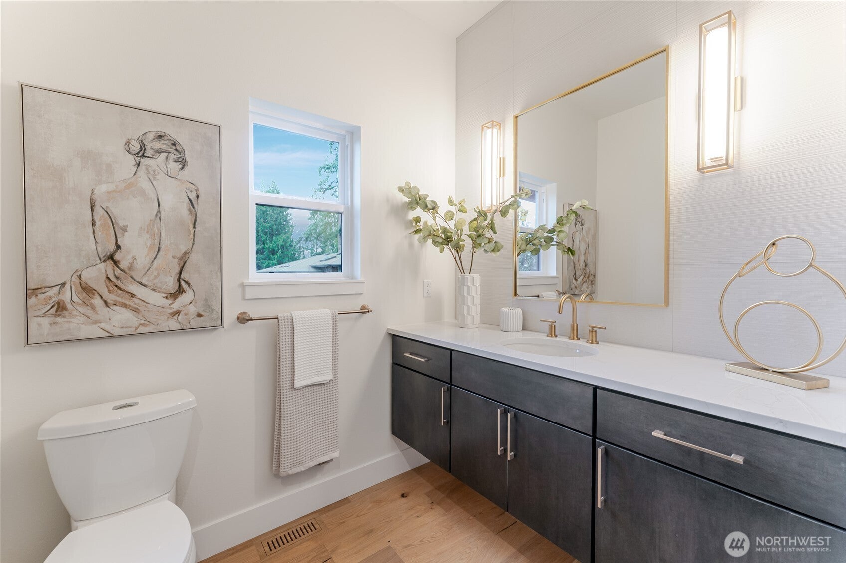 Kirkland, Washington, 98033, United States, 6 Bedrooms Bedrooms, ,7 BathroomsBathrooms,Residential,Active,2015249