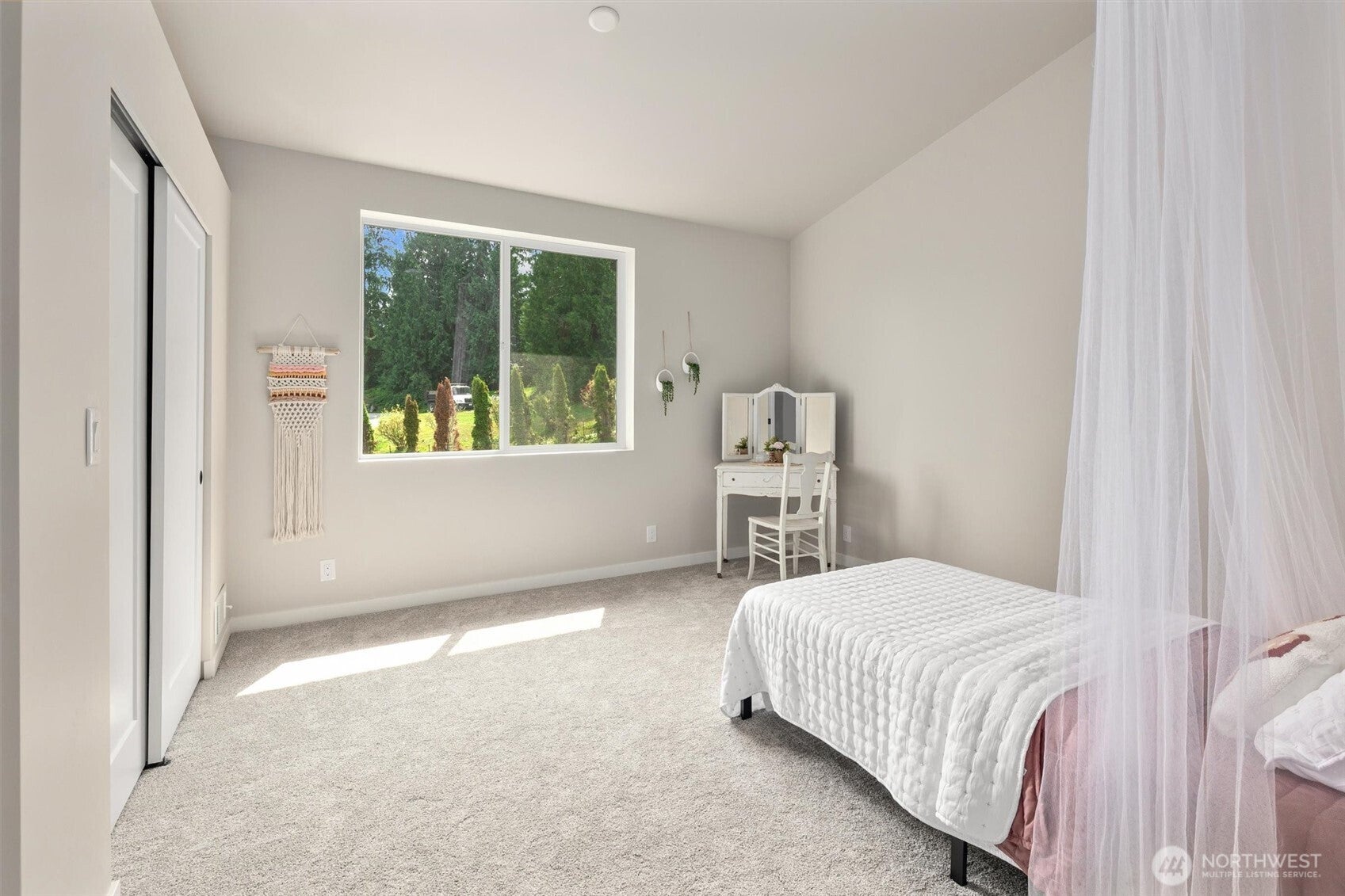 Snohomish, Washington, 98290, United States, 3 Bedrooms Bedrooms, ,3 BathroomsBathrooms,Residential,Active,1929406