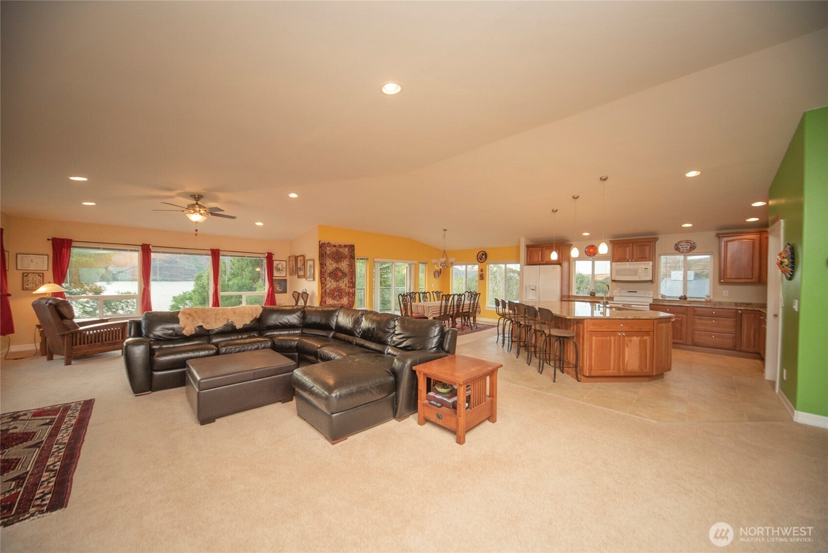 Quincy, Washington, 98848, United States, 4 Bedrooms Bedrooms, ,4 BathroomsBathrooms,Residential,Active,1824915