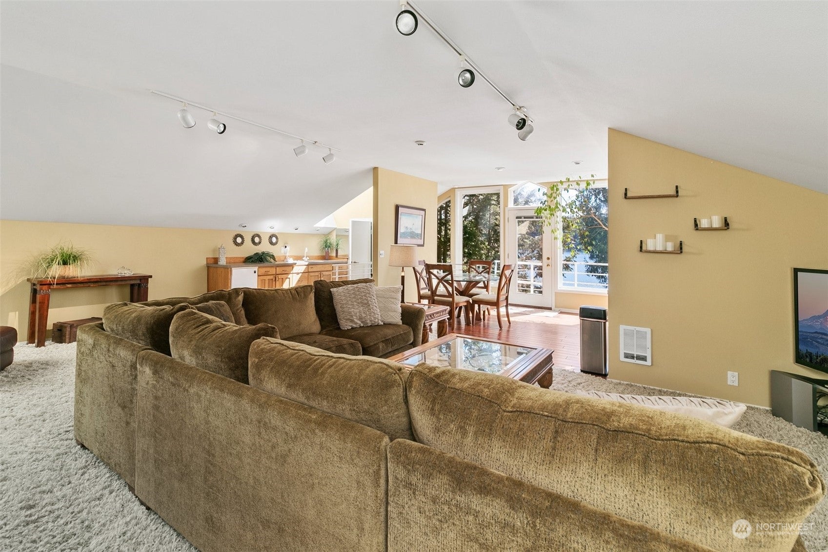 Eatonville, Washington, 98328, United States, 3 Bedrooms Bedrooms, ,4 BathroomsBathrooms,Residential,Pending,1702293