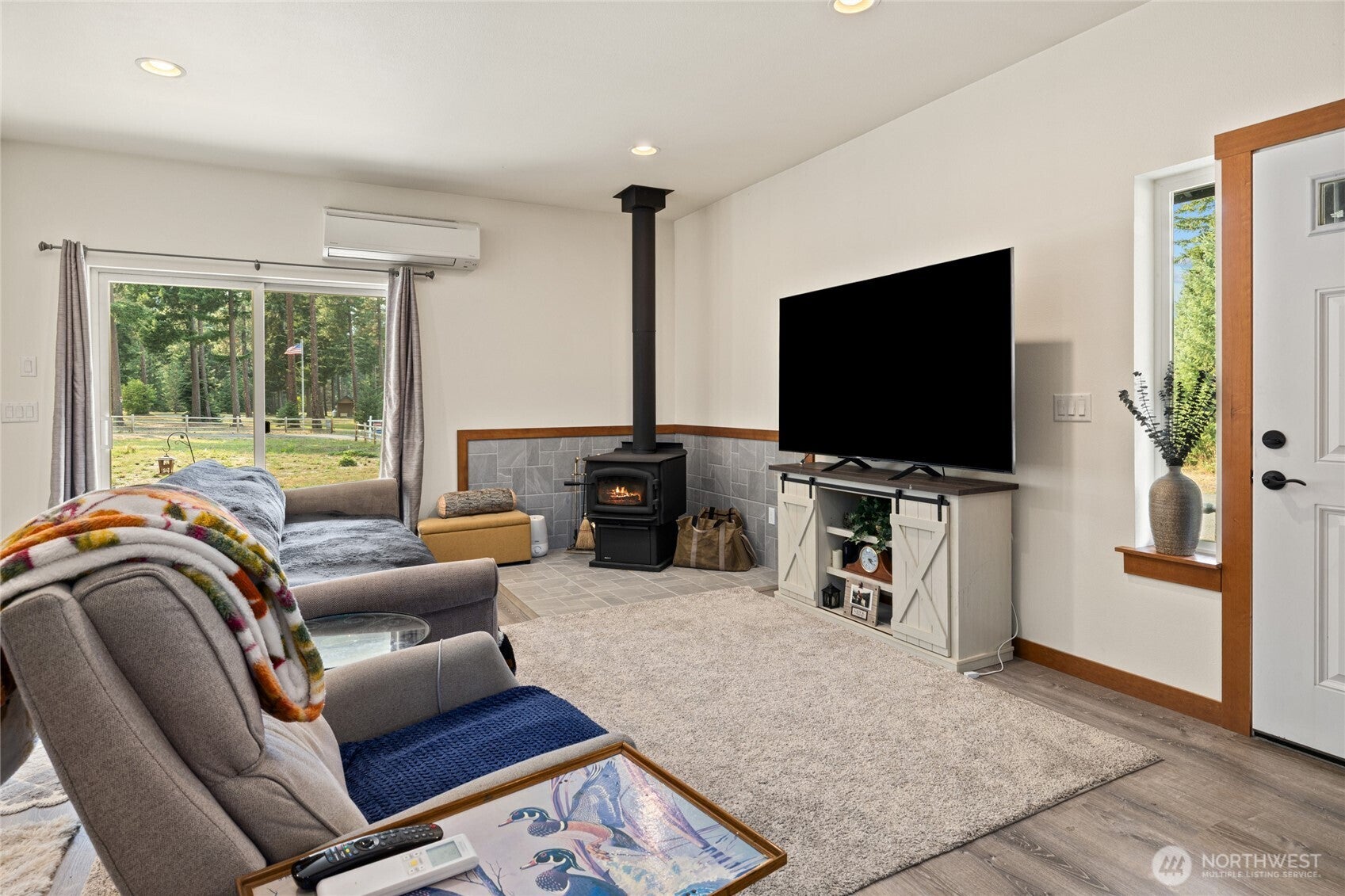 Cle Elum, Washington, 98922, United States, 4 Bedrooms Bedrooms, ,3 BathroomsBathrooms,Residential,Active,1944053
