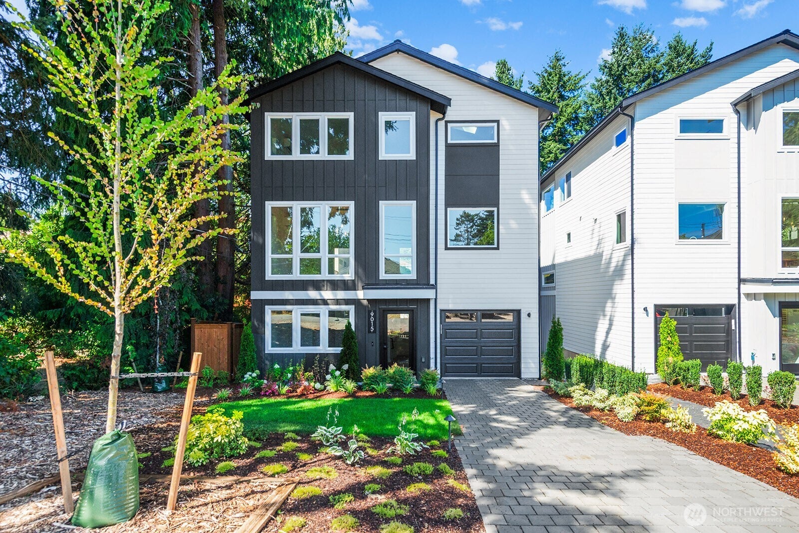 Seattle, Washington, 98117, United States, 4 Bedrooms Bedrooms, ,4 BathroomsBathrooms,Residential,Active,1892621