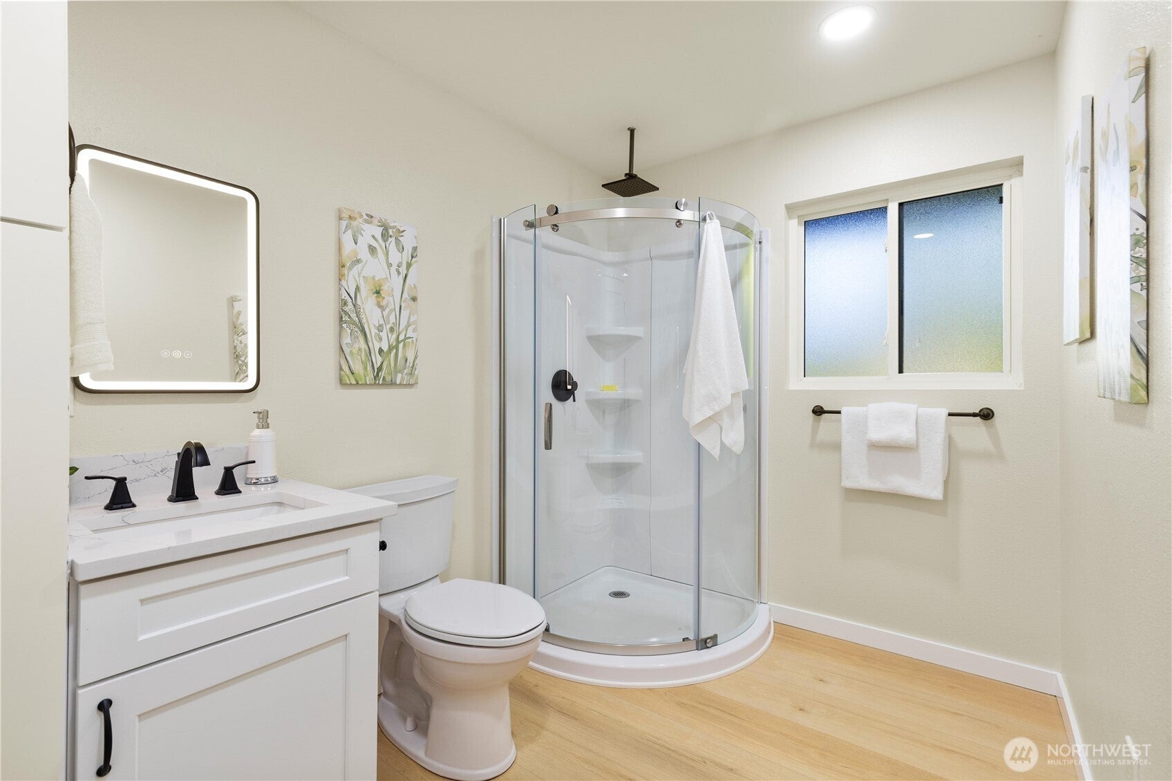 Woodinville, Washington, 98072, United States, 4 Bedrooms Bedrooms, ,3 BathroomsBathrooms,Residential,Active,1952507