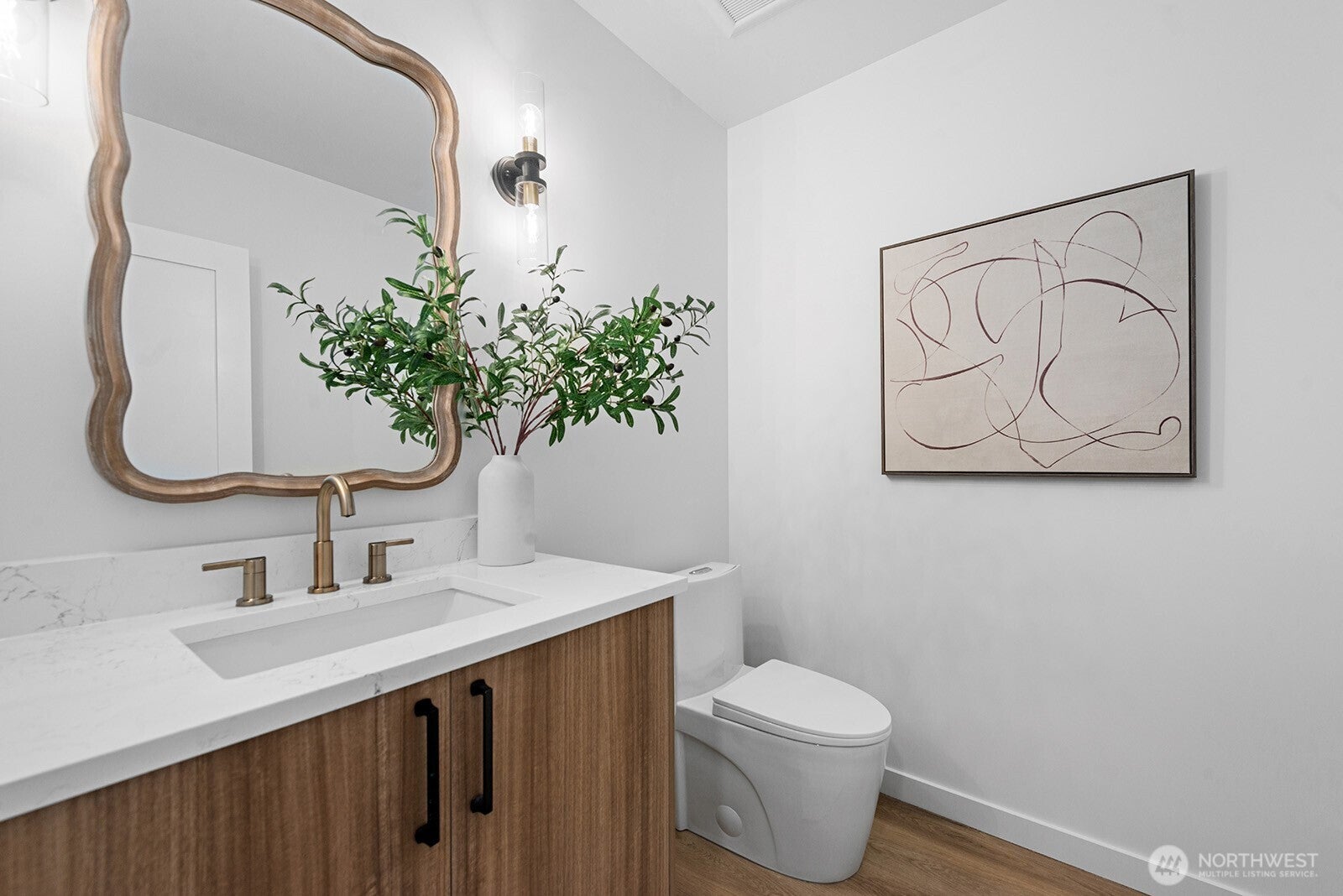 Seattle, Washington, 98125, United States, 4 Bedrooms Bedrooms, ,4 BathroomsBathrooms,Residential,Active,1988448